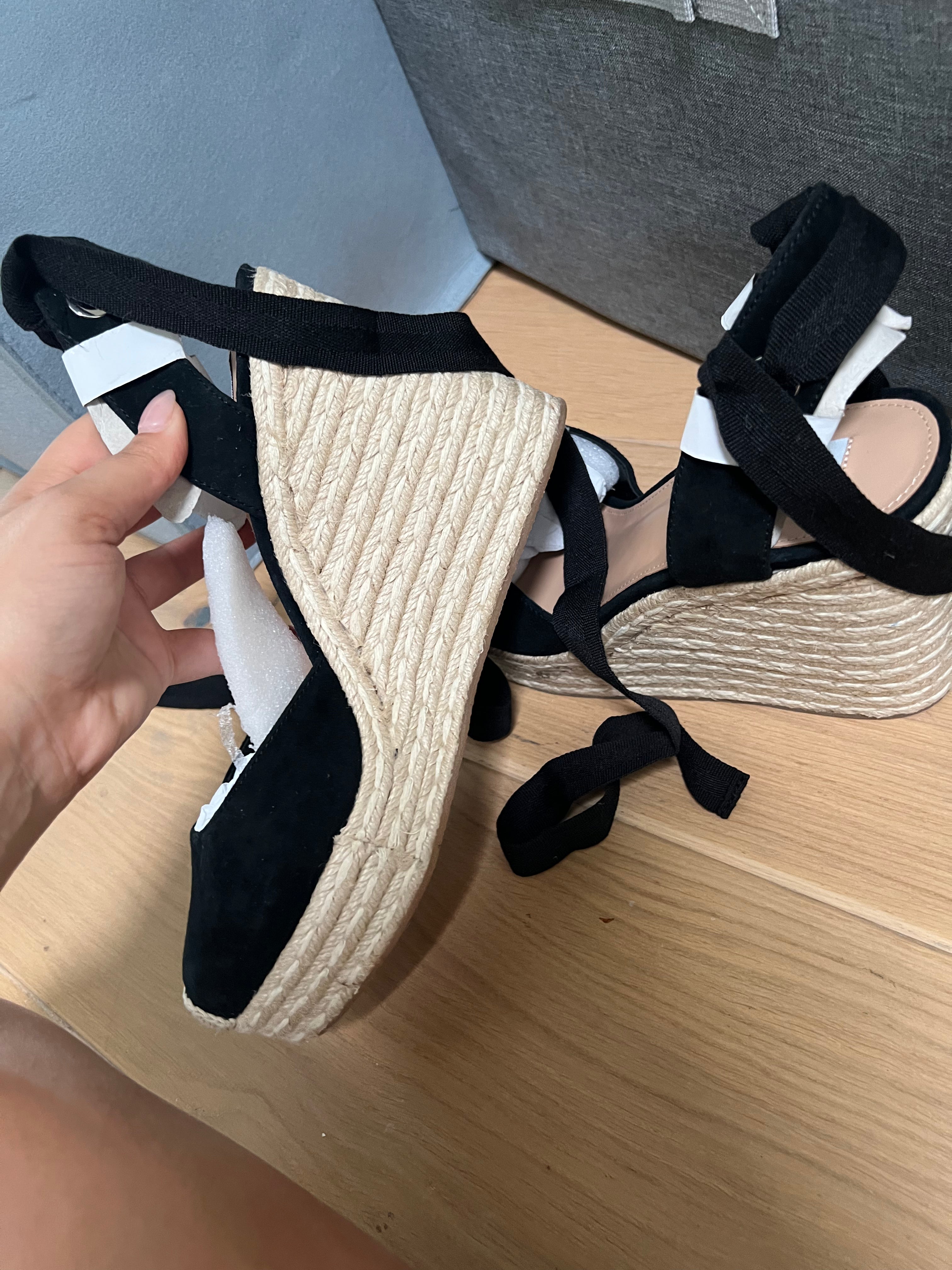 Steve Madden Black, woven wedge heels