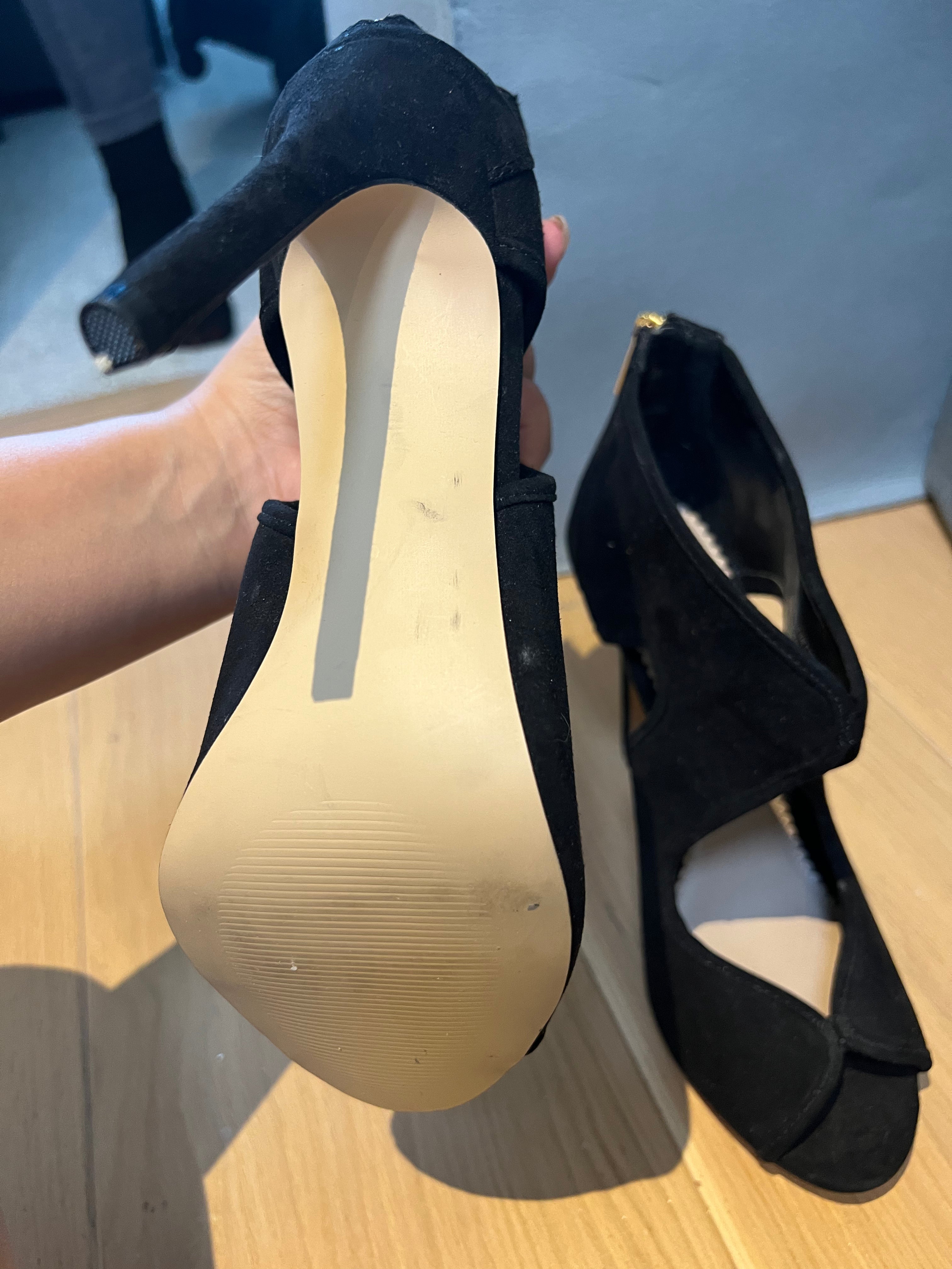 Carvela black heels