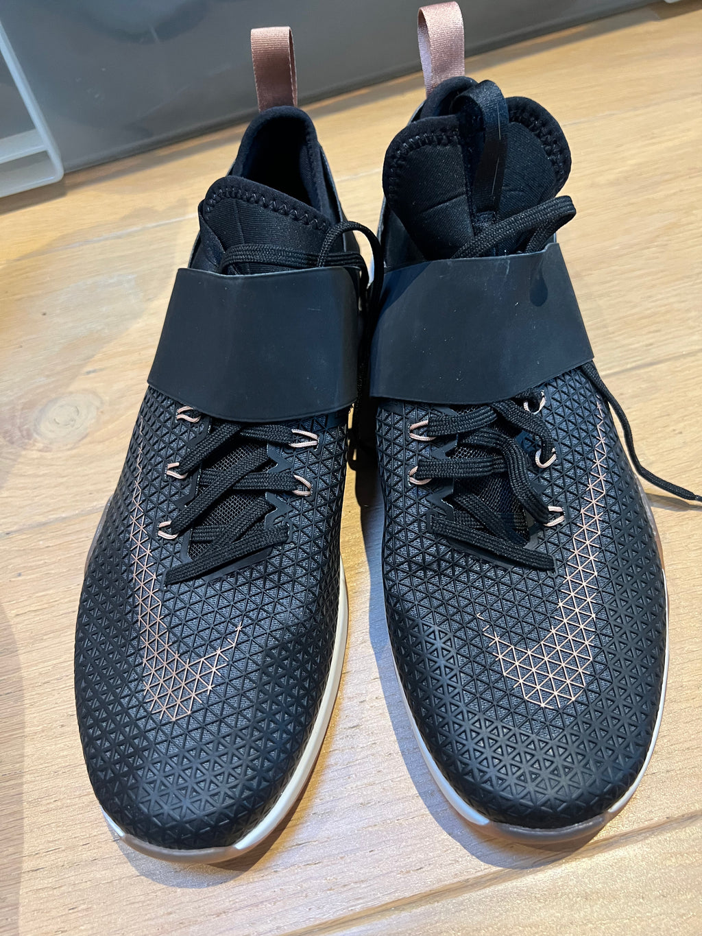 Black/Gold Nike Zoom Trainers