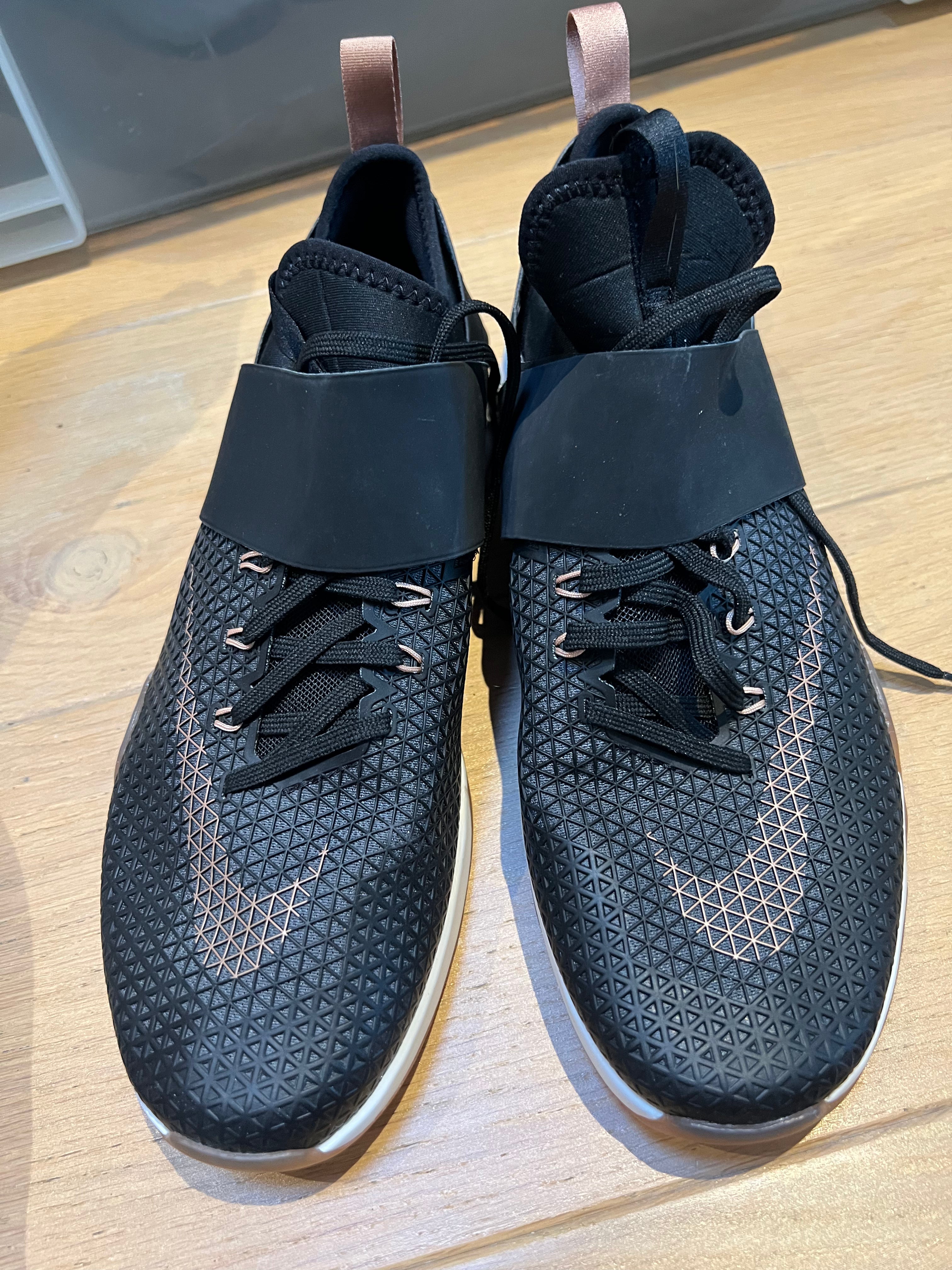 Black/Gold Nike Zoom Trainers