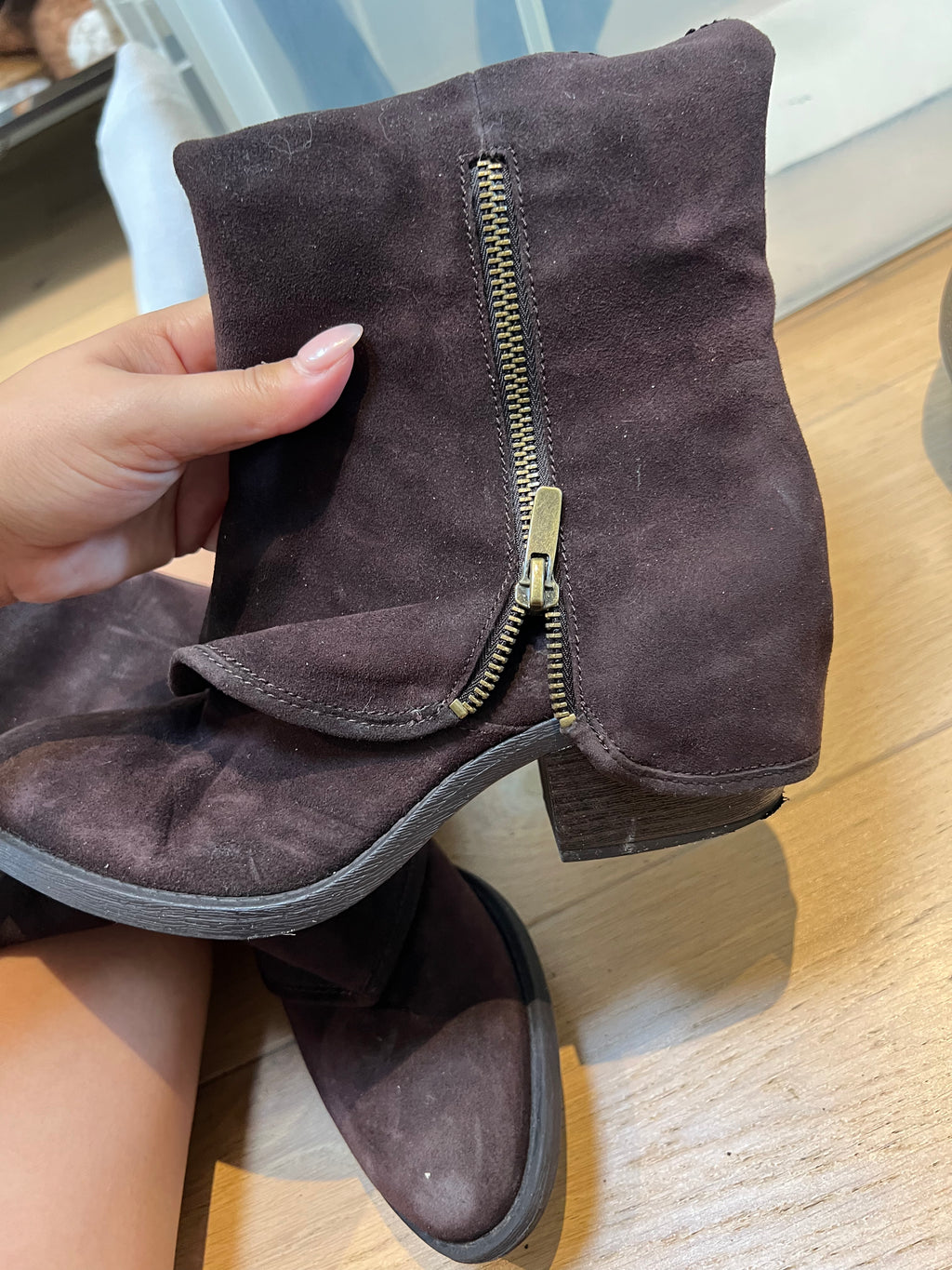 Brown, Knee boot heels