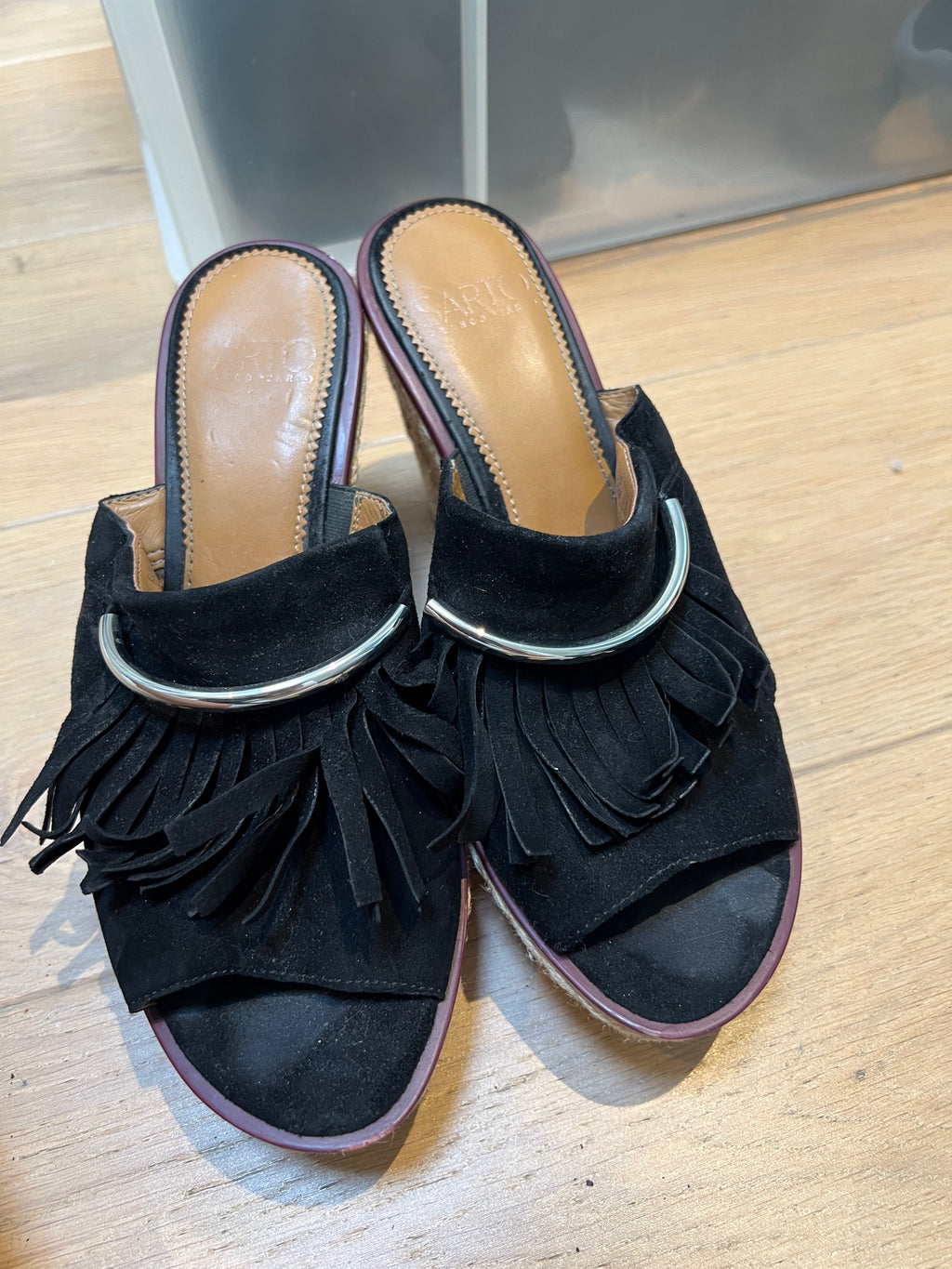 Woven wedge heels, black tassel
