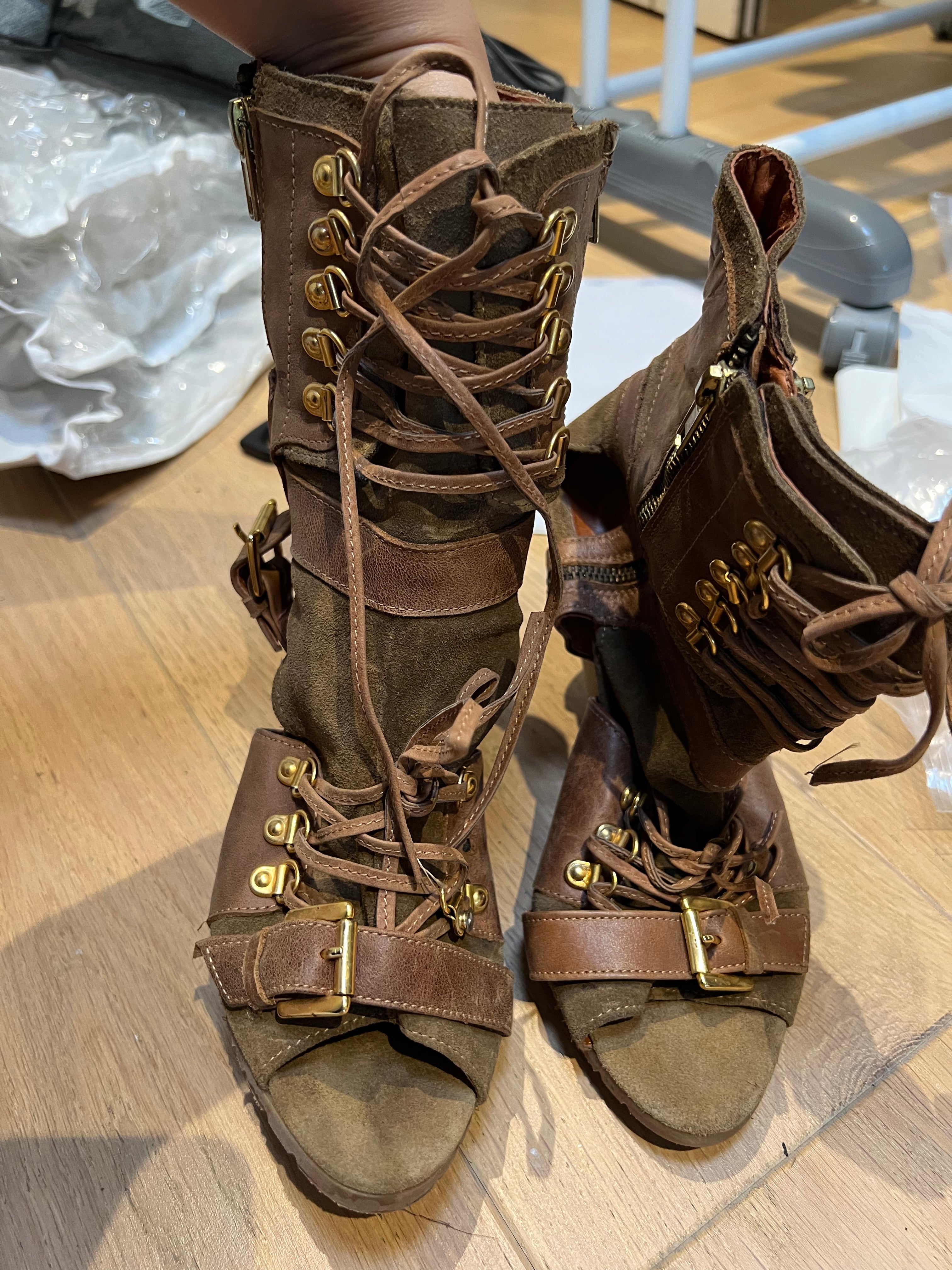 Lace up, wooden triangle brown heels