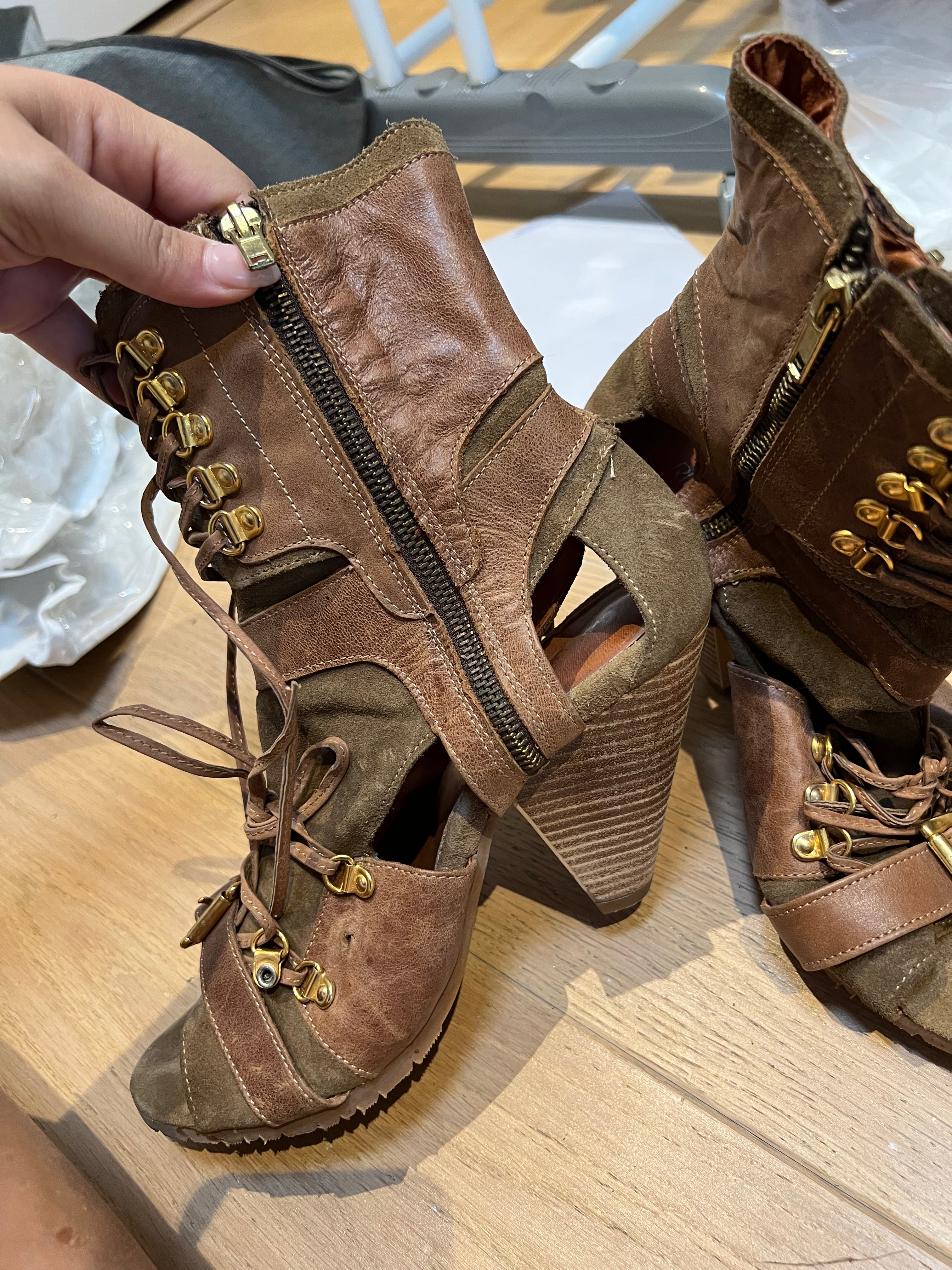 Lace up, wooden triangle brown heels