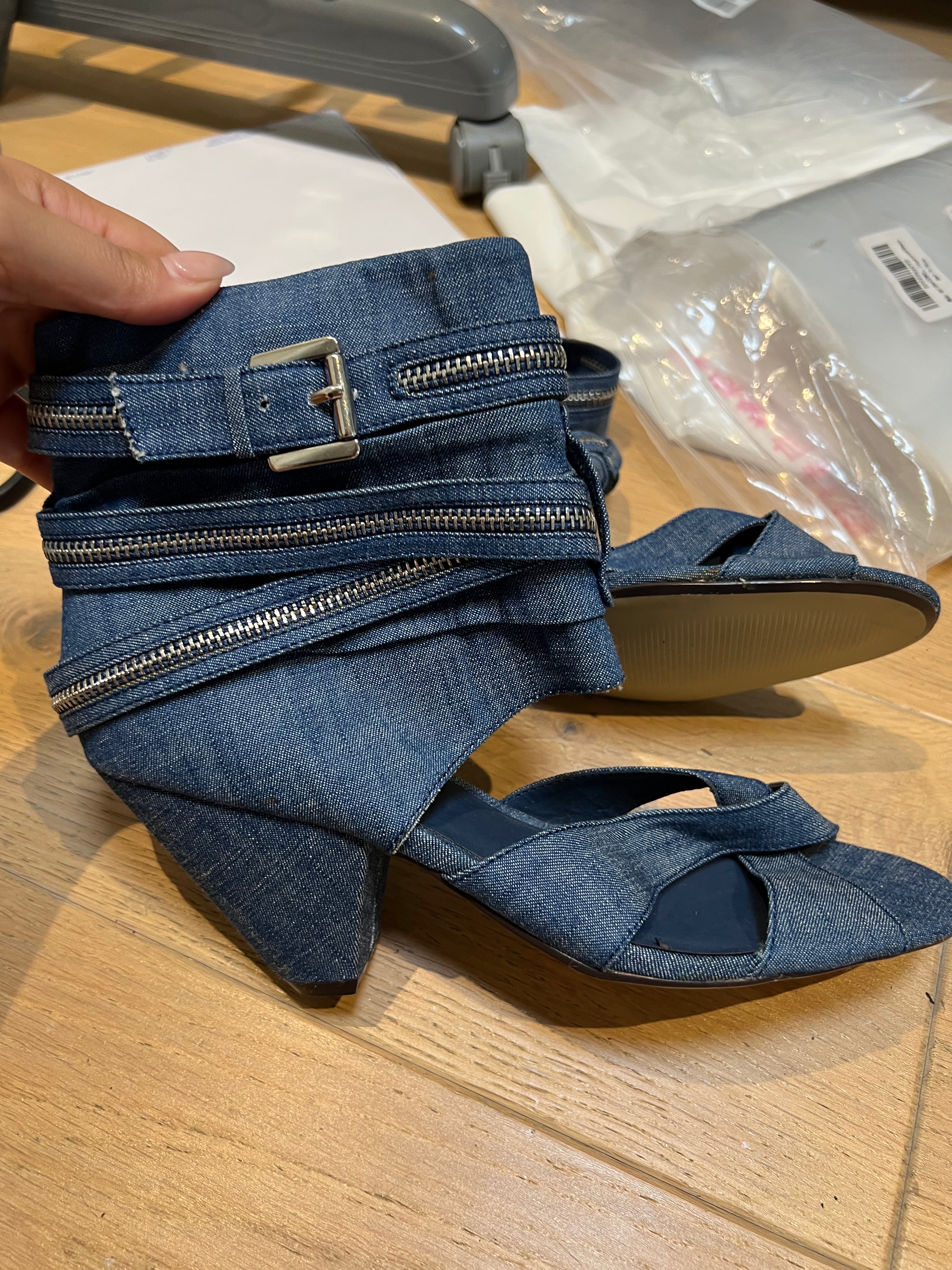 Blue Denim Heels / Triangle short heel