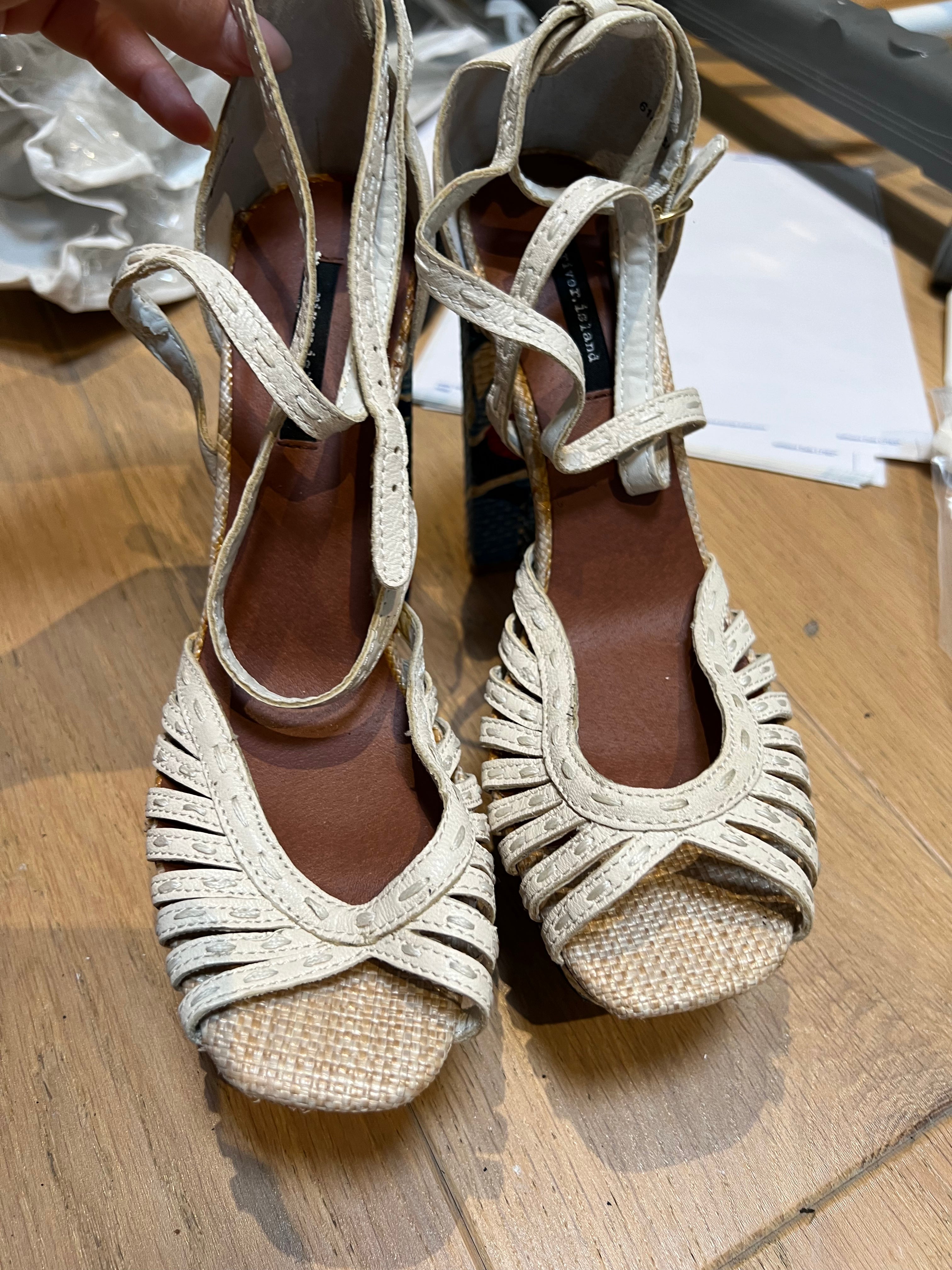 Woven block heels / Open toe
