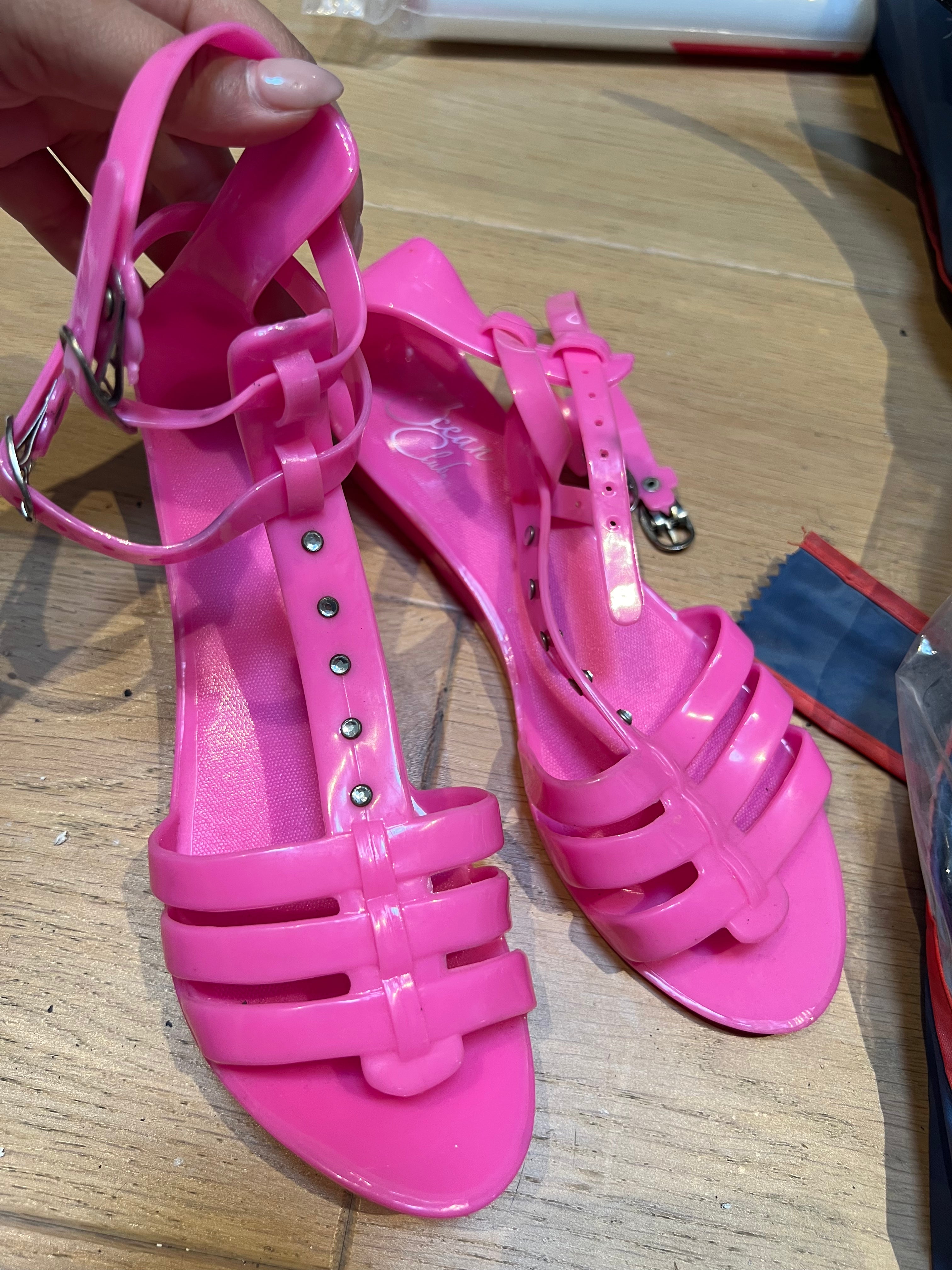 Pink jelly sandals