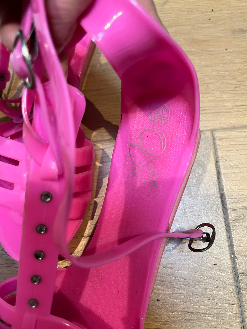 Pink jelly sandals