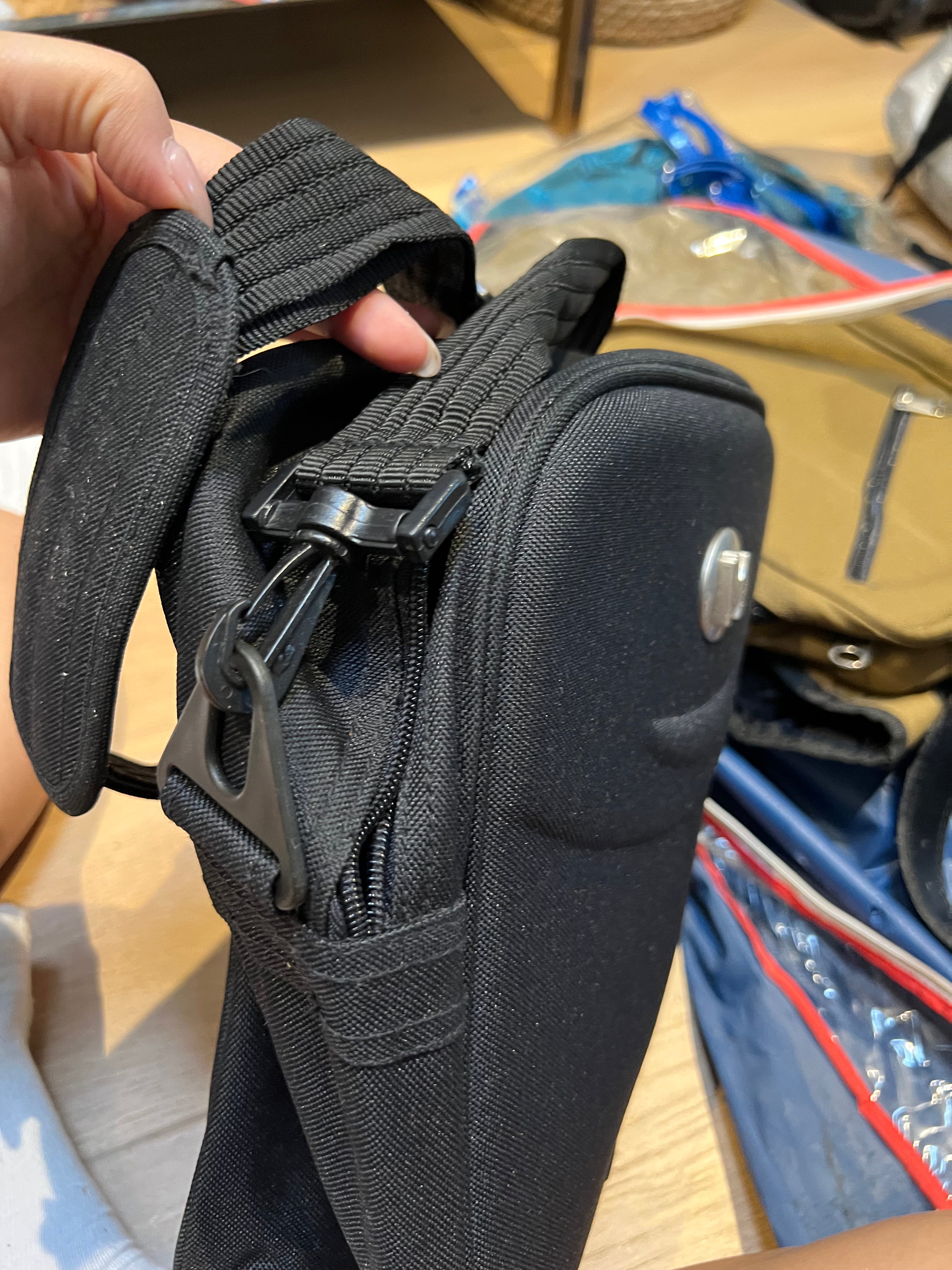 Black hard fabric / shoulder bag