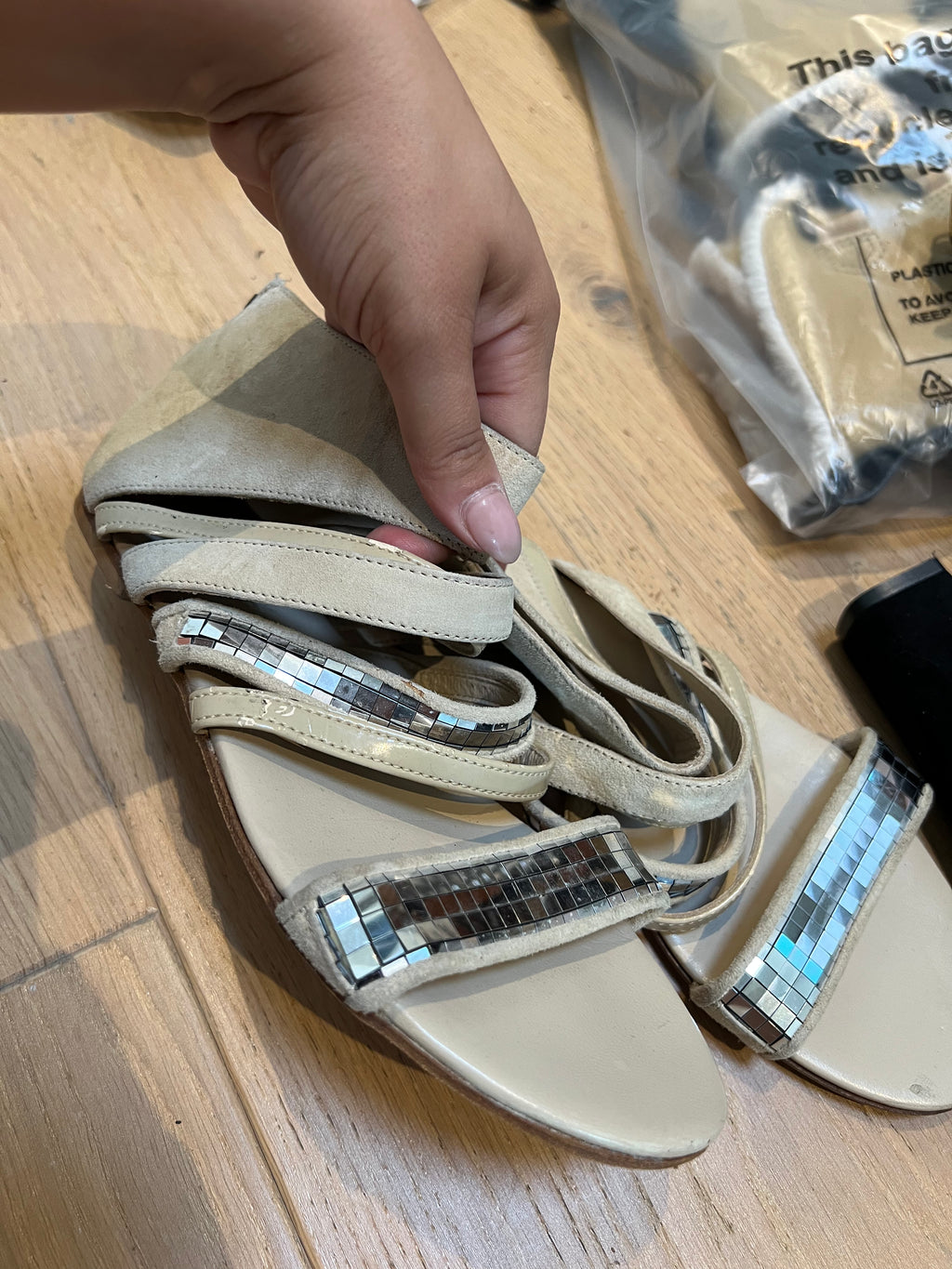 Beige sandals / Mirror design