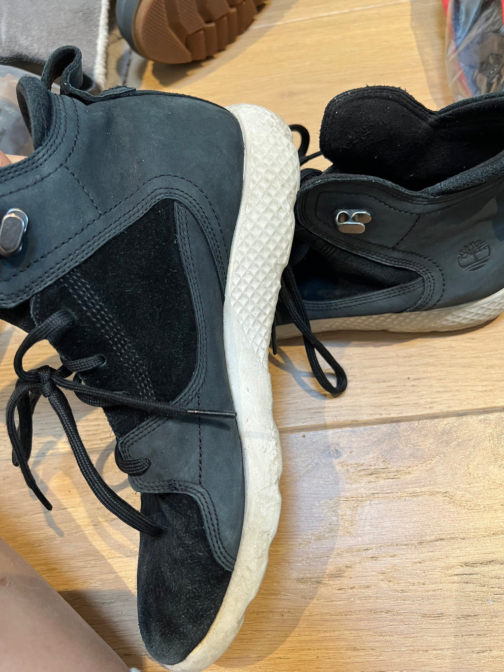 Black Timberland Trainers