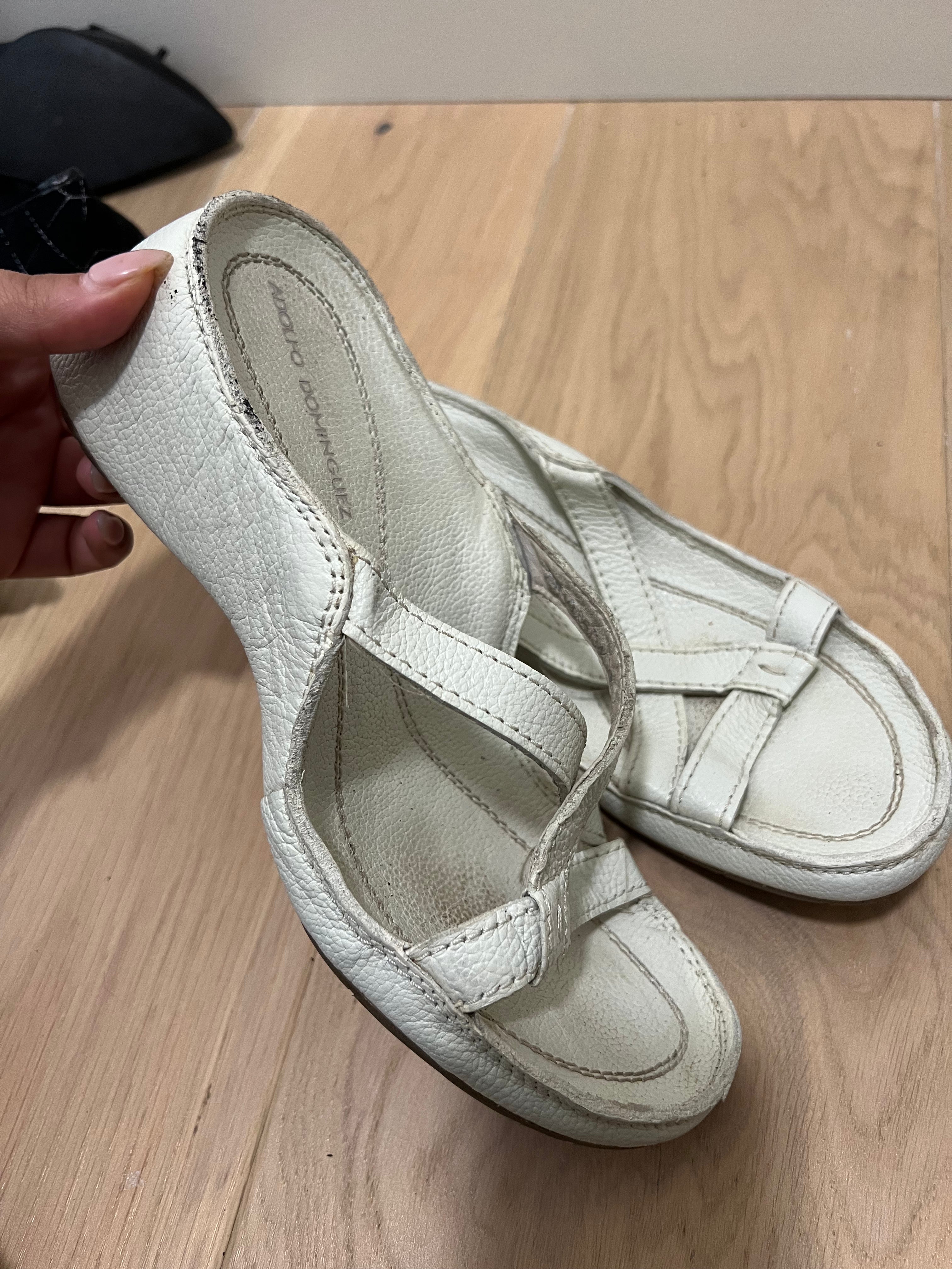 Cream faux leather / Platform sandals