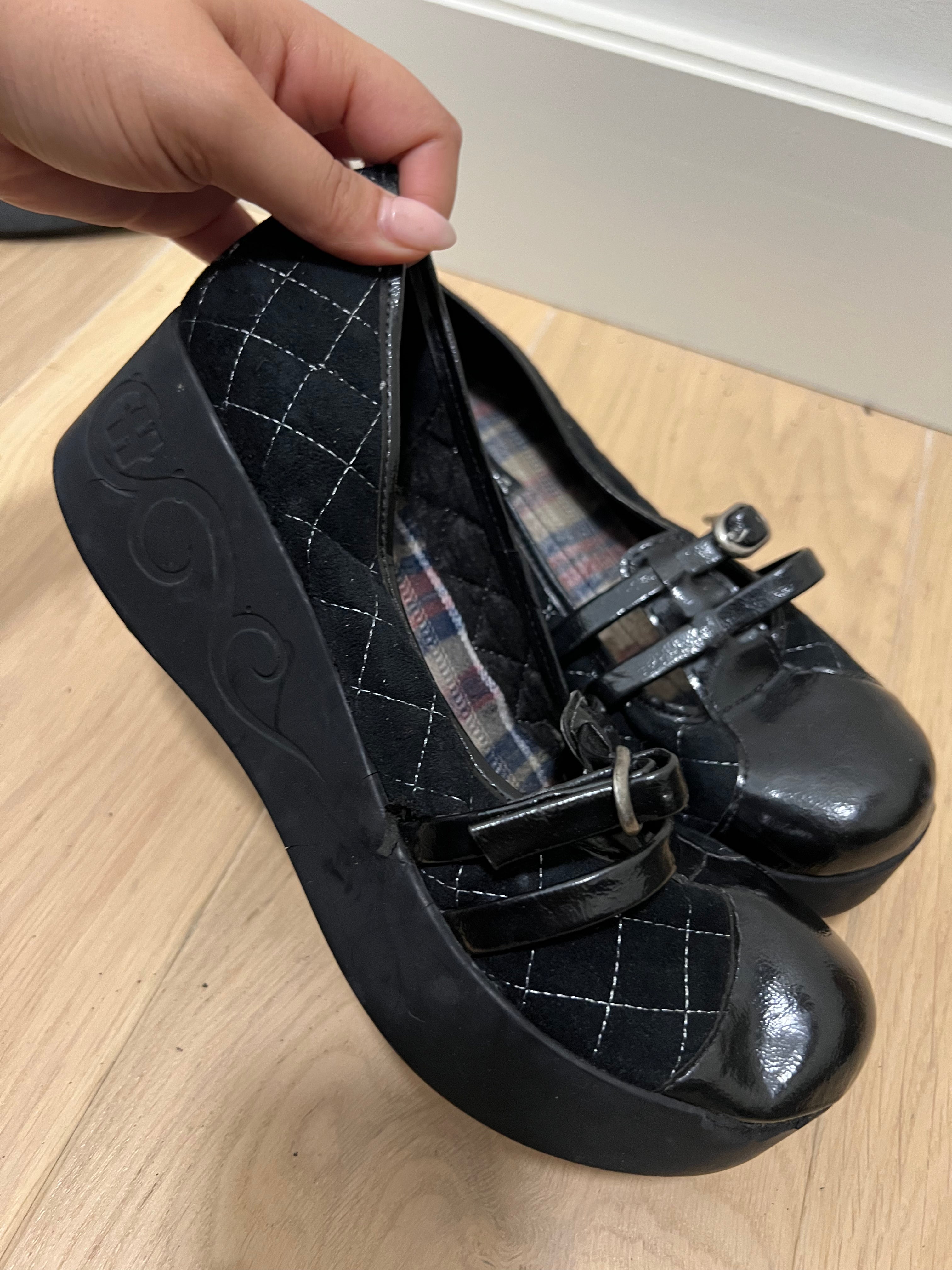 Black platform shoes / Suede with rubber sole + textile lining