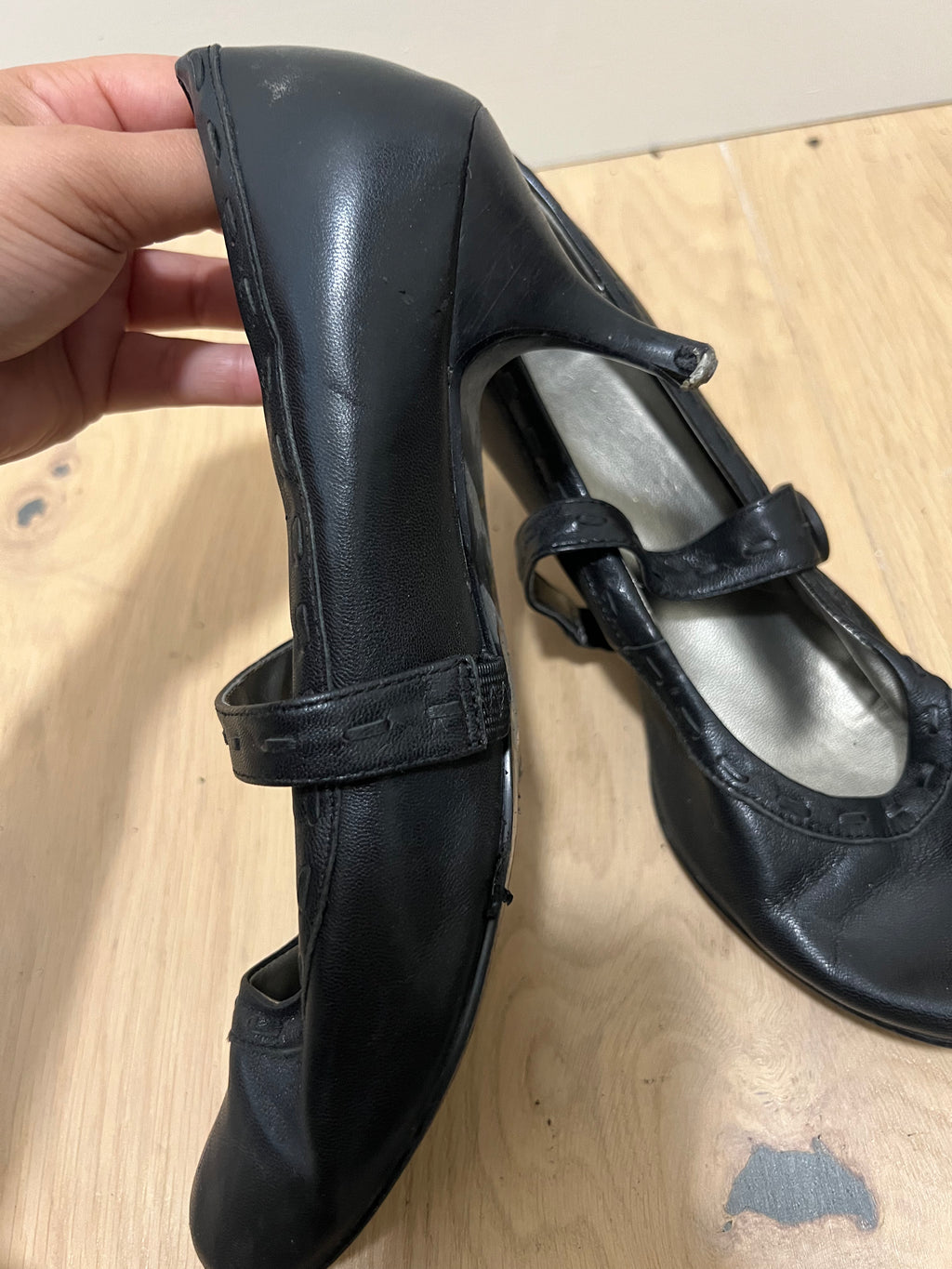 Black kitten heels