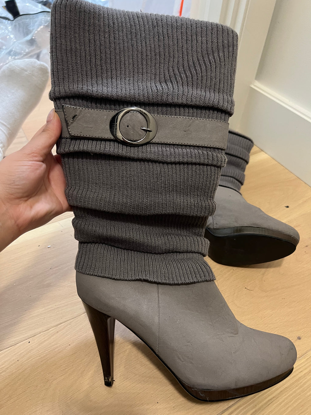 Grey boot heel boots / Wooden effect heel