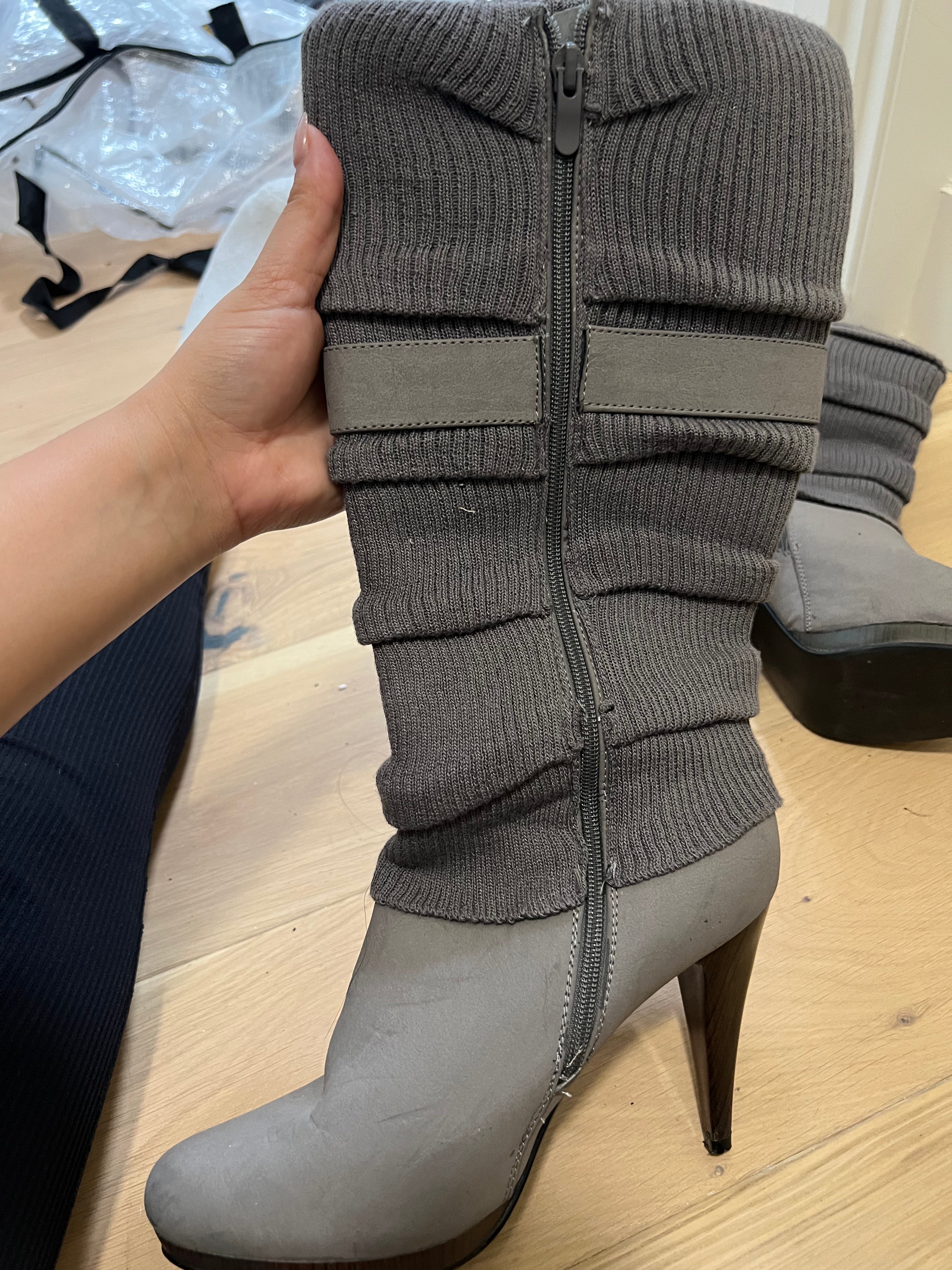 Grey boot heel boots / Wooden effect heel