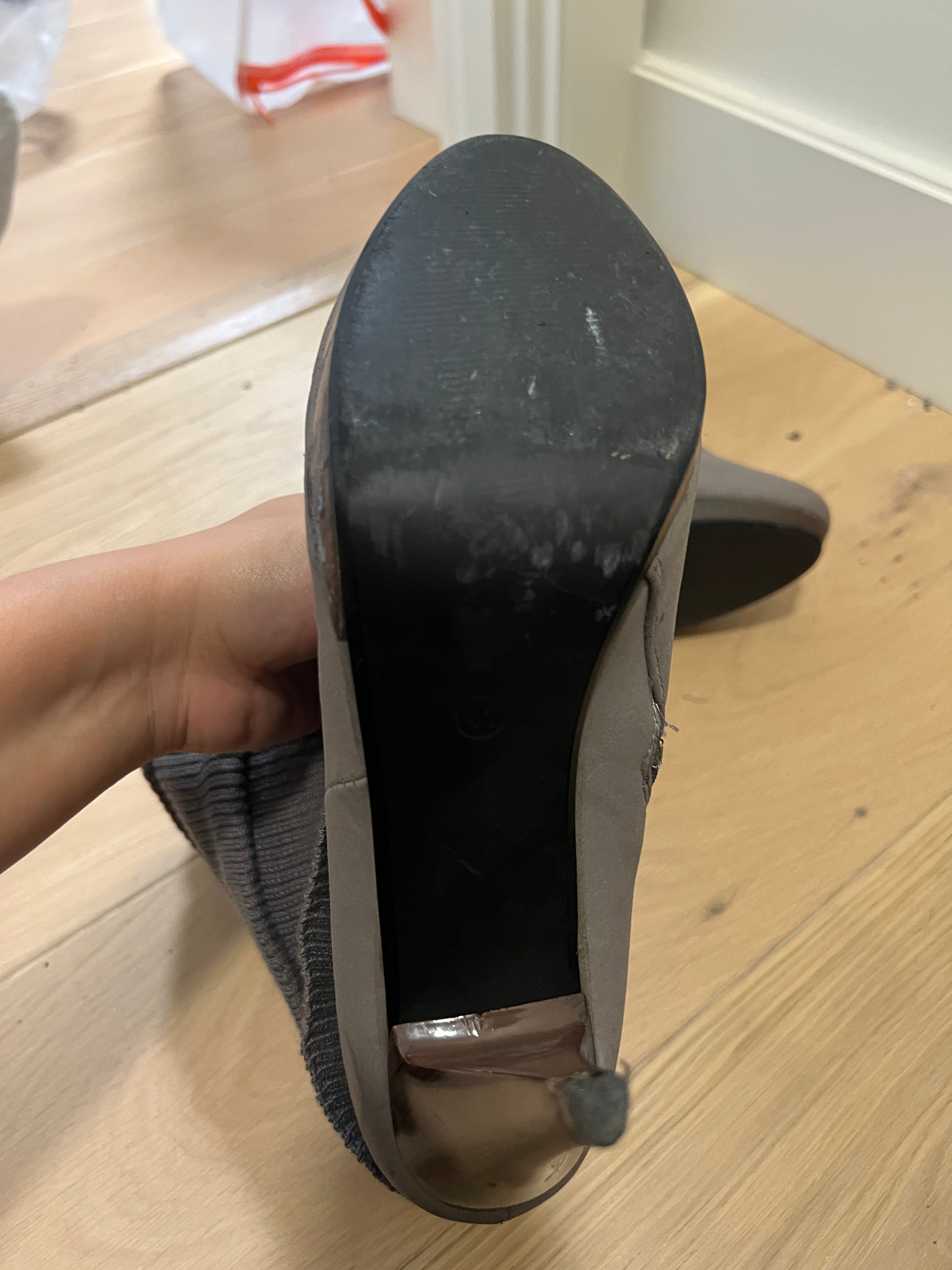 Grey boot heel boots / Wooden effect heel
