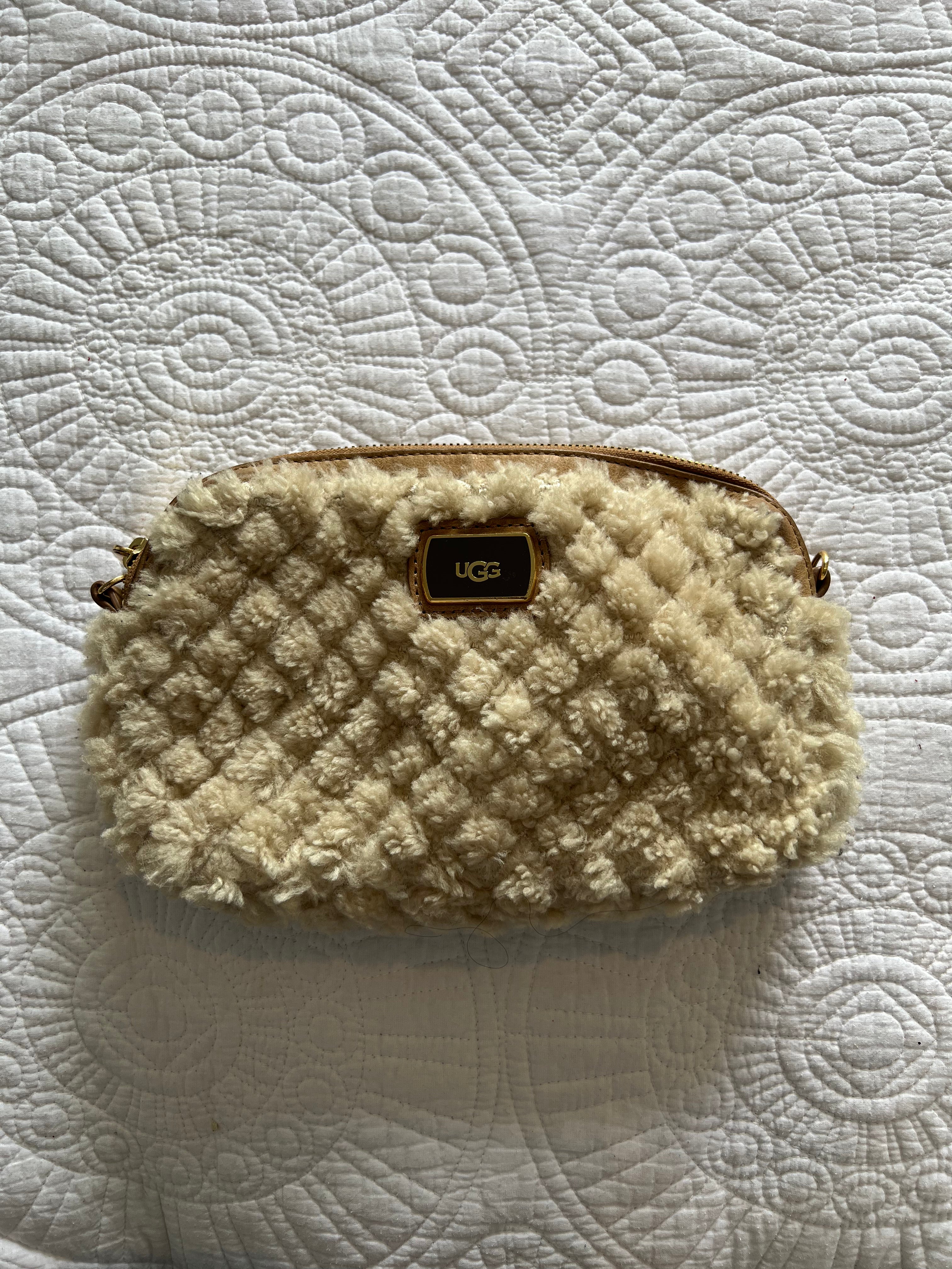Furry style UGG Bag (authenticity card included)