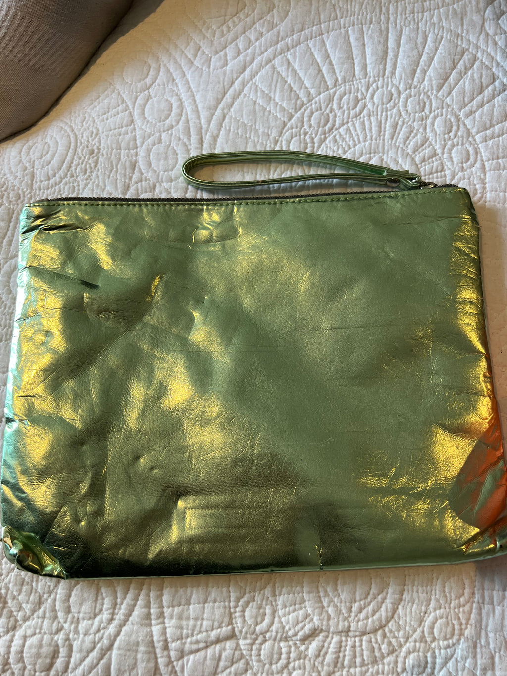 Green shimmer style clutch bag