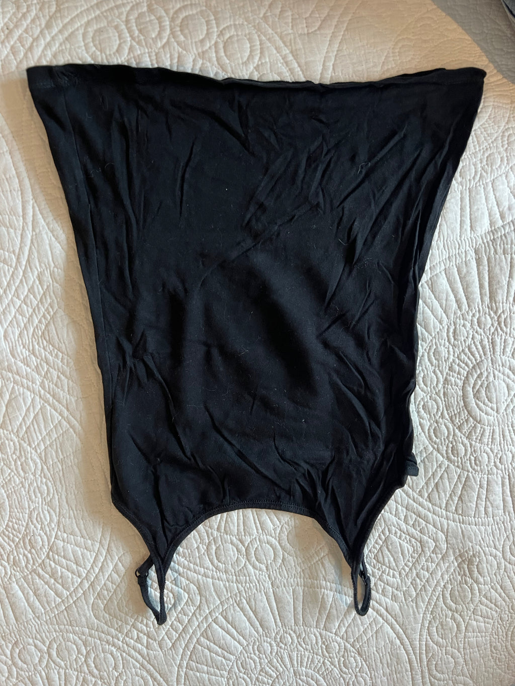 Black spagetti strap crop top