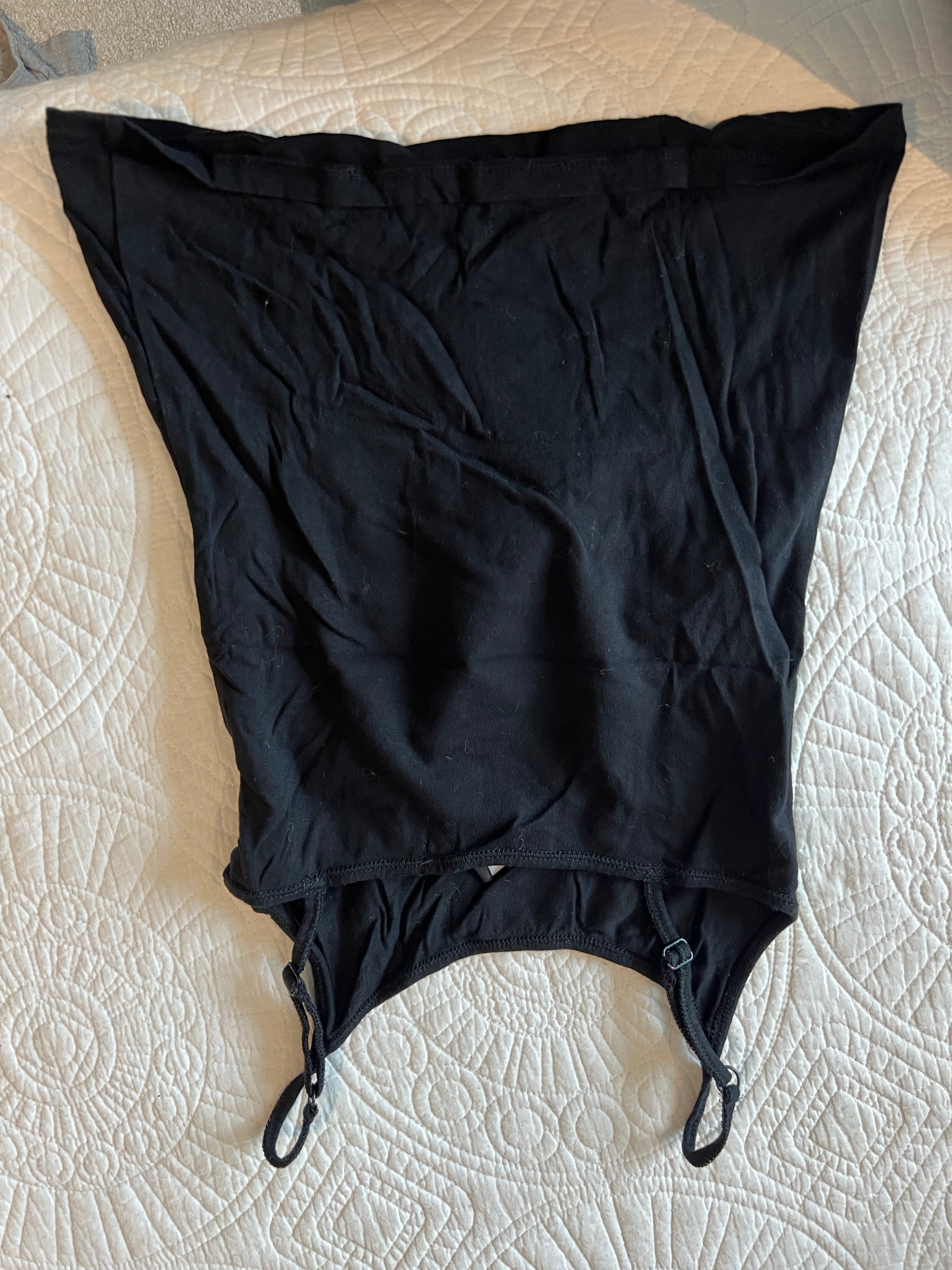 Black spagetti strap crop top
