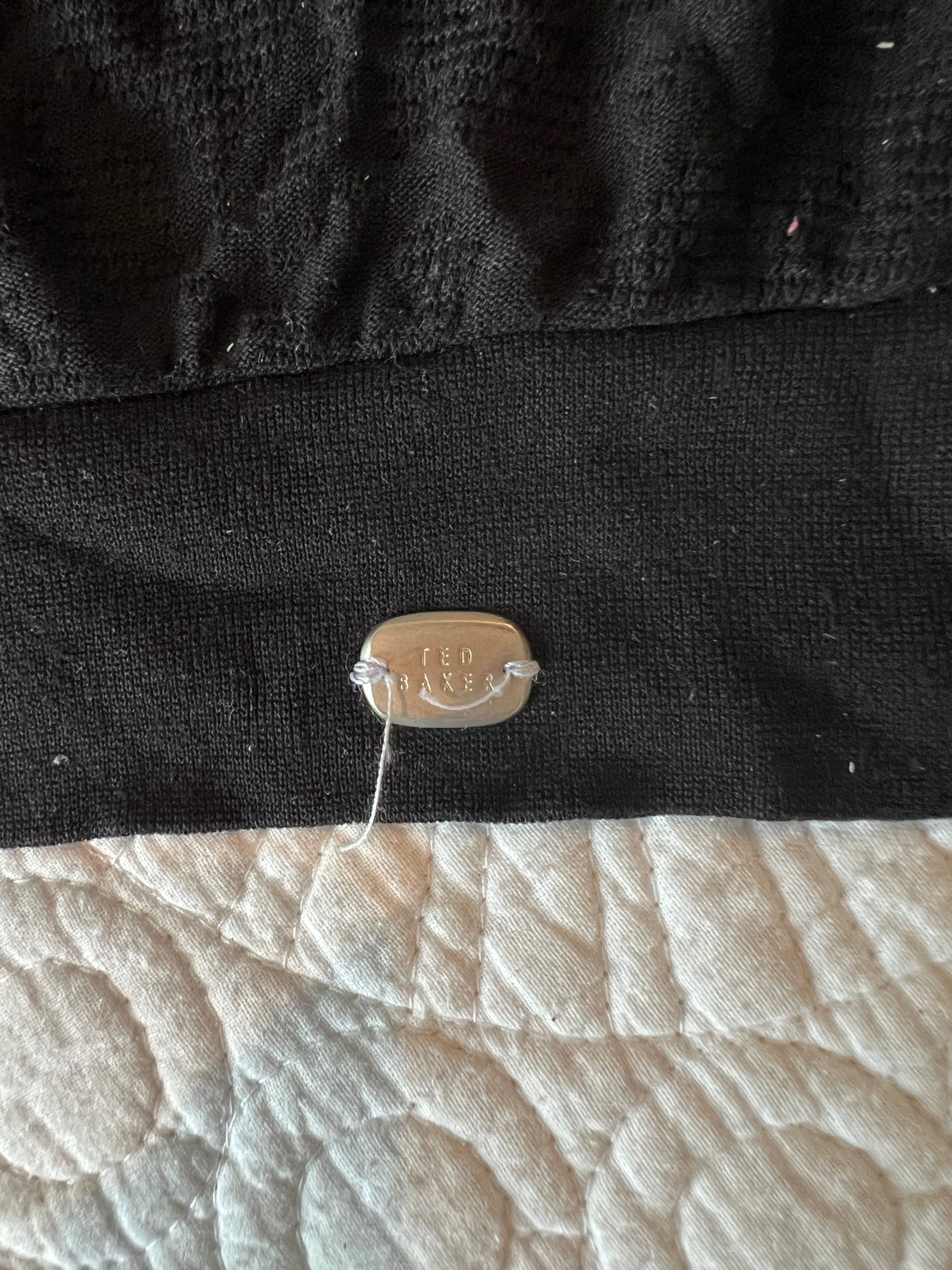Ted Baker top / Cut out feature on back