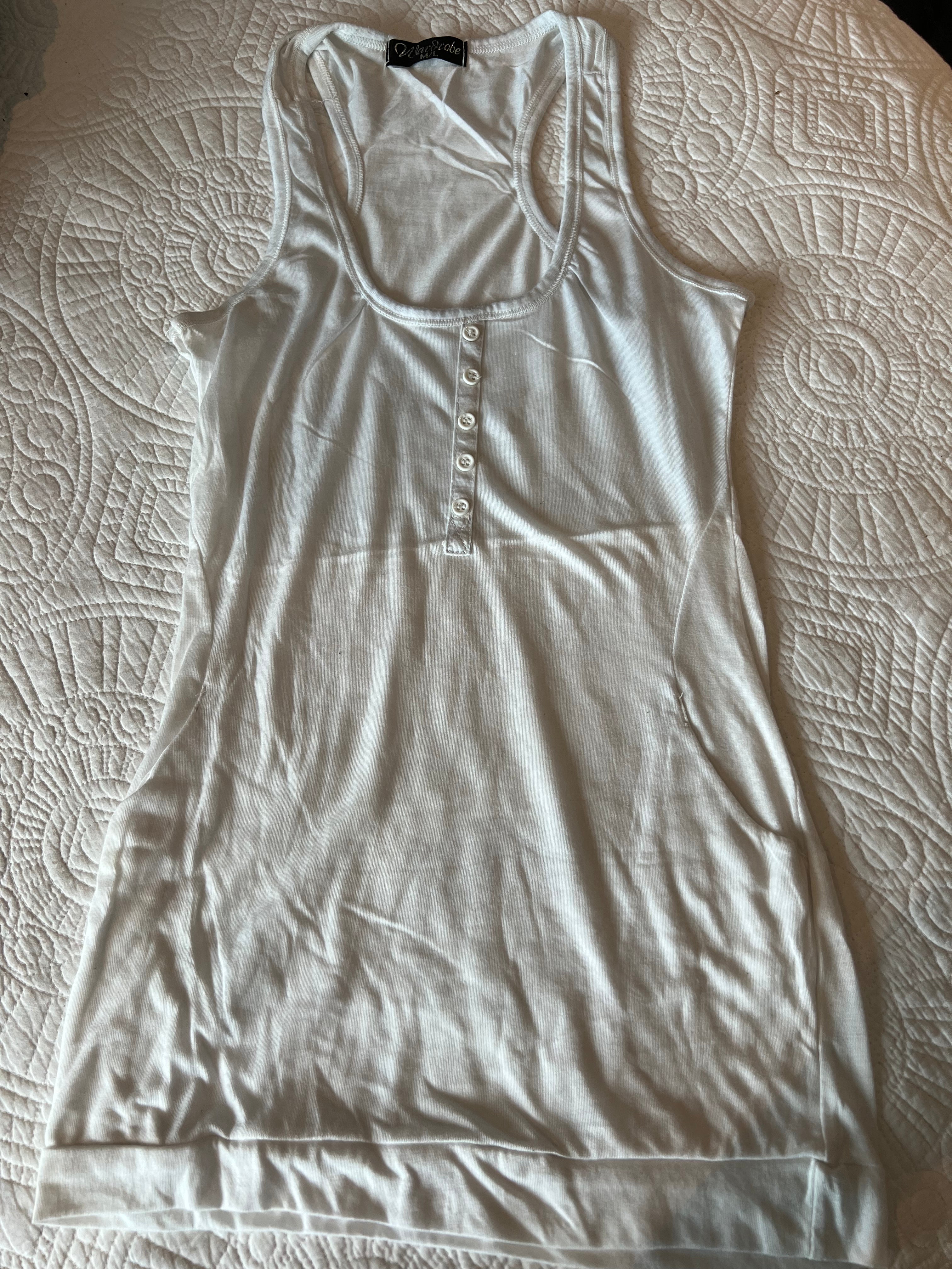 White button detail long tank top