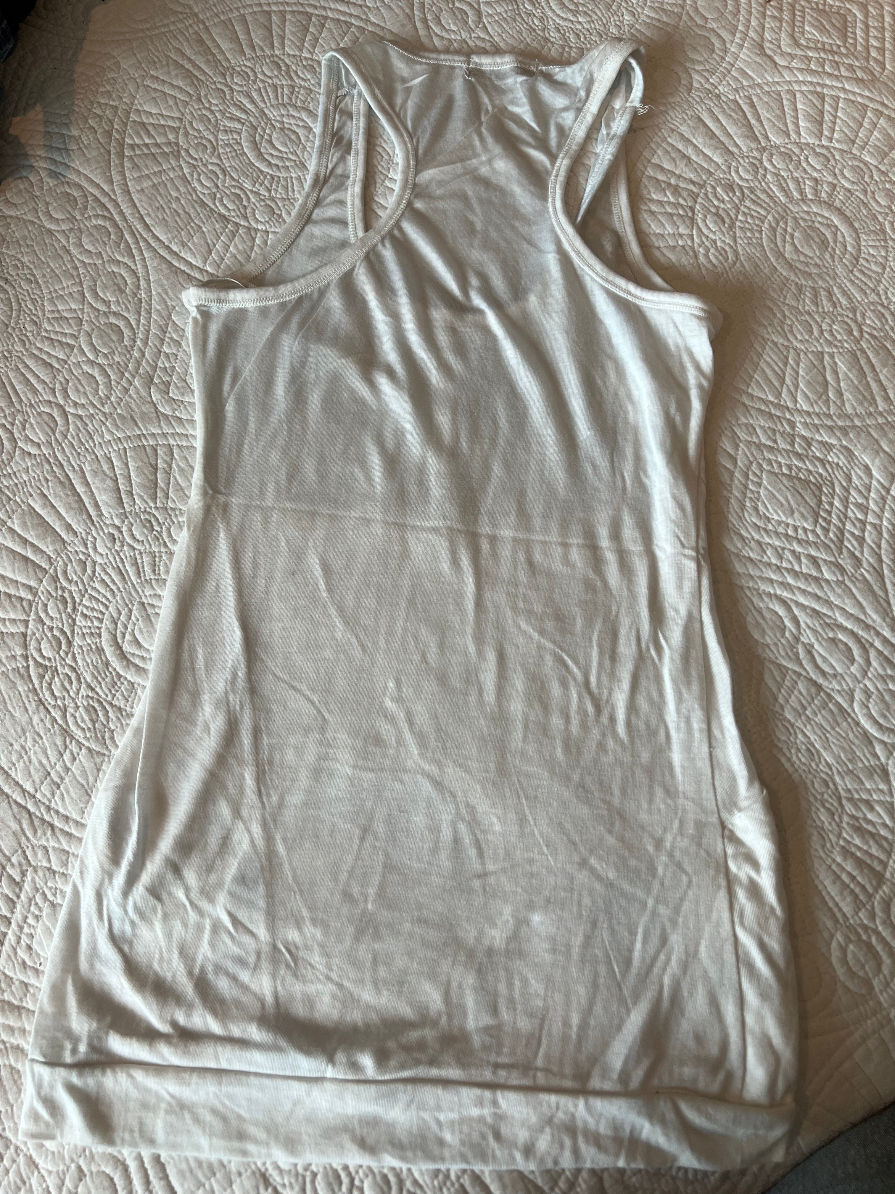 White button detail long tank top
