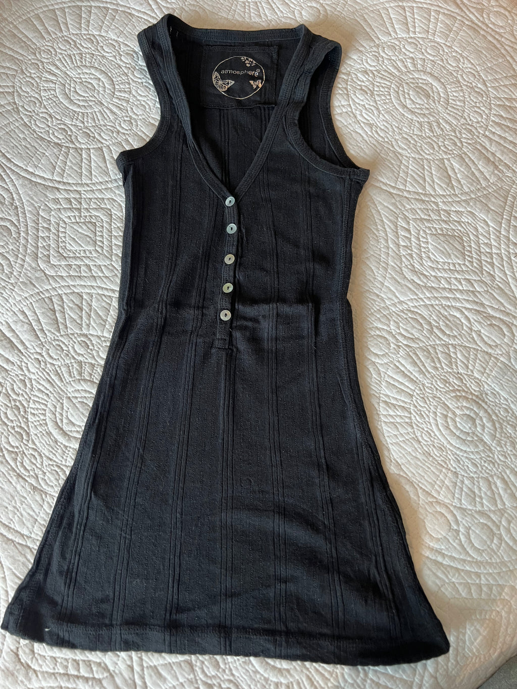 Long style black tank top