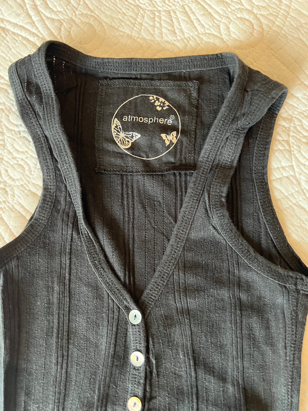 Long style black tank top