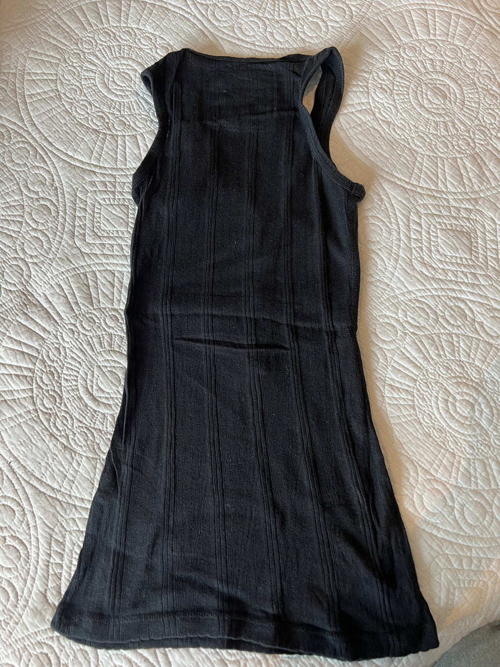 Long style black tank top