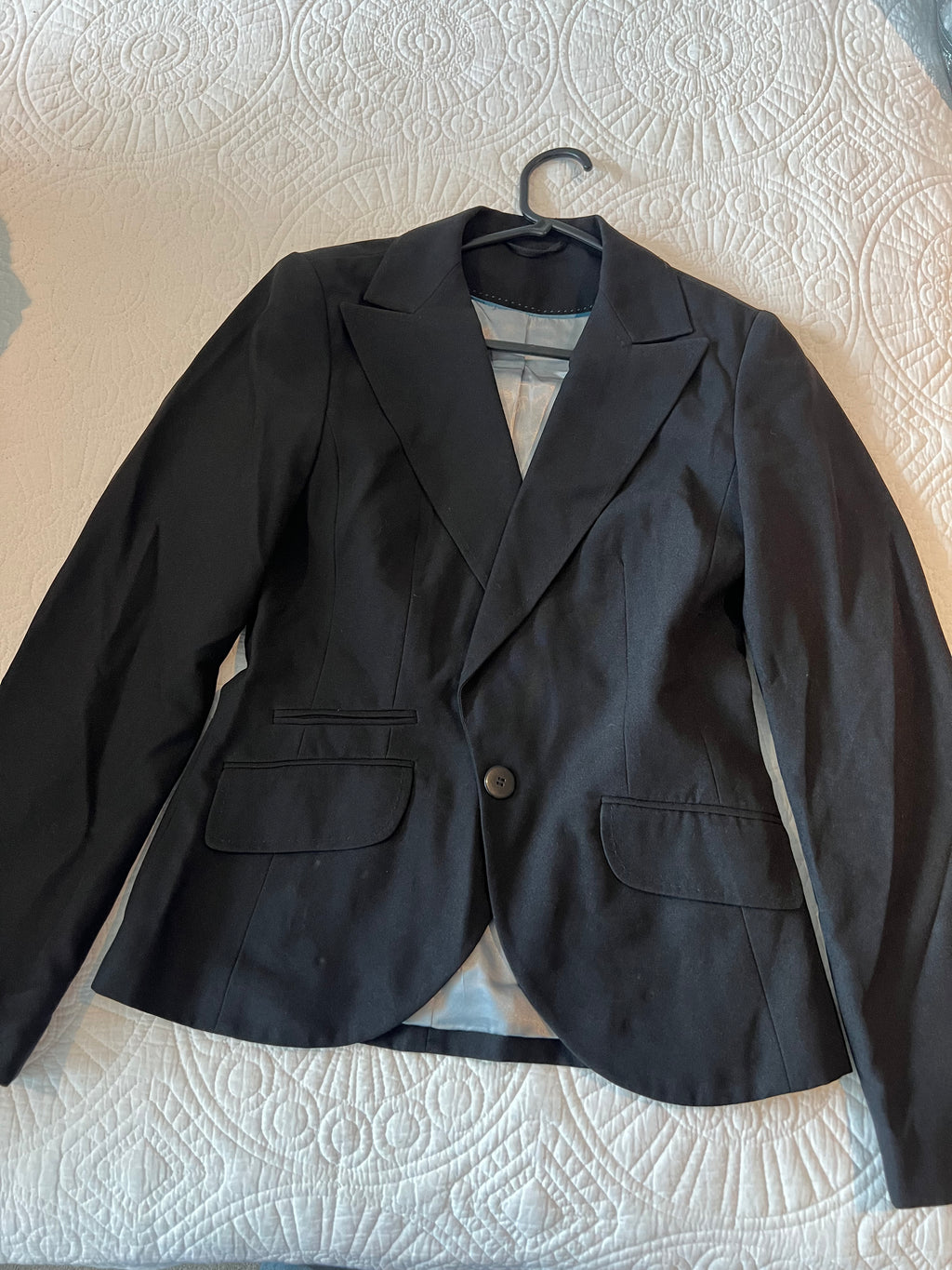 Black blazer / silver lining inside