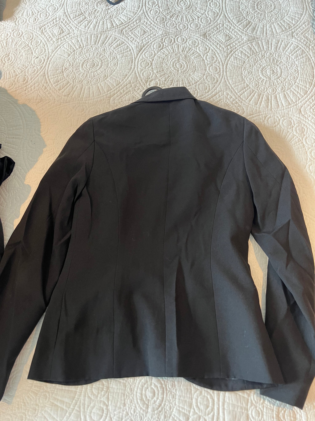 Black blazer / silver lining inside