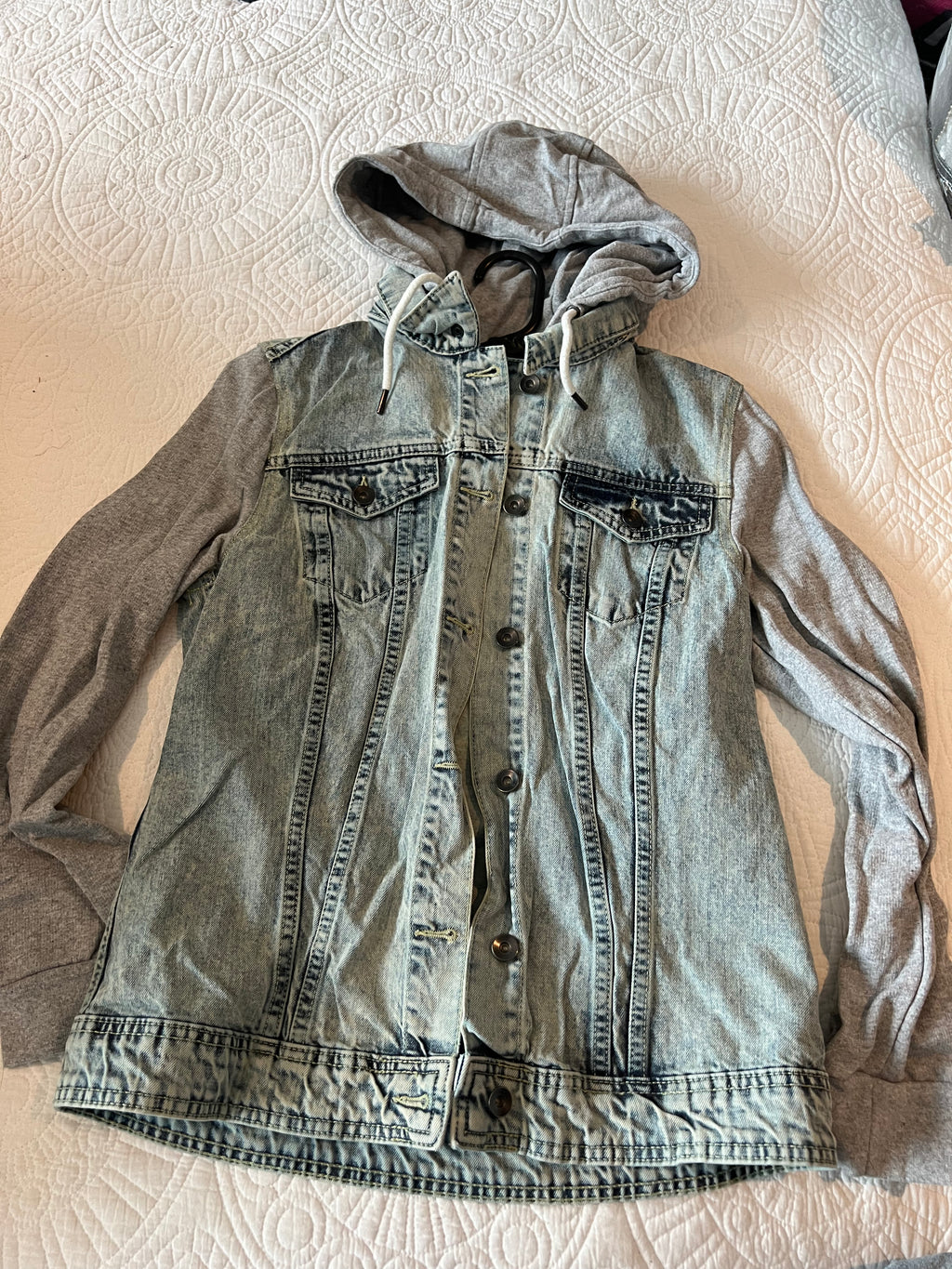 Denim jacket  / Grey fabric hood and sleeves