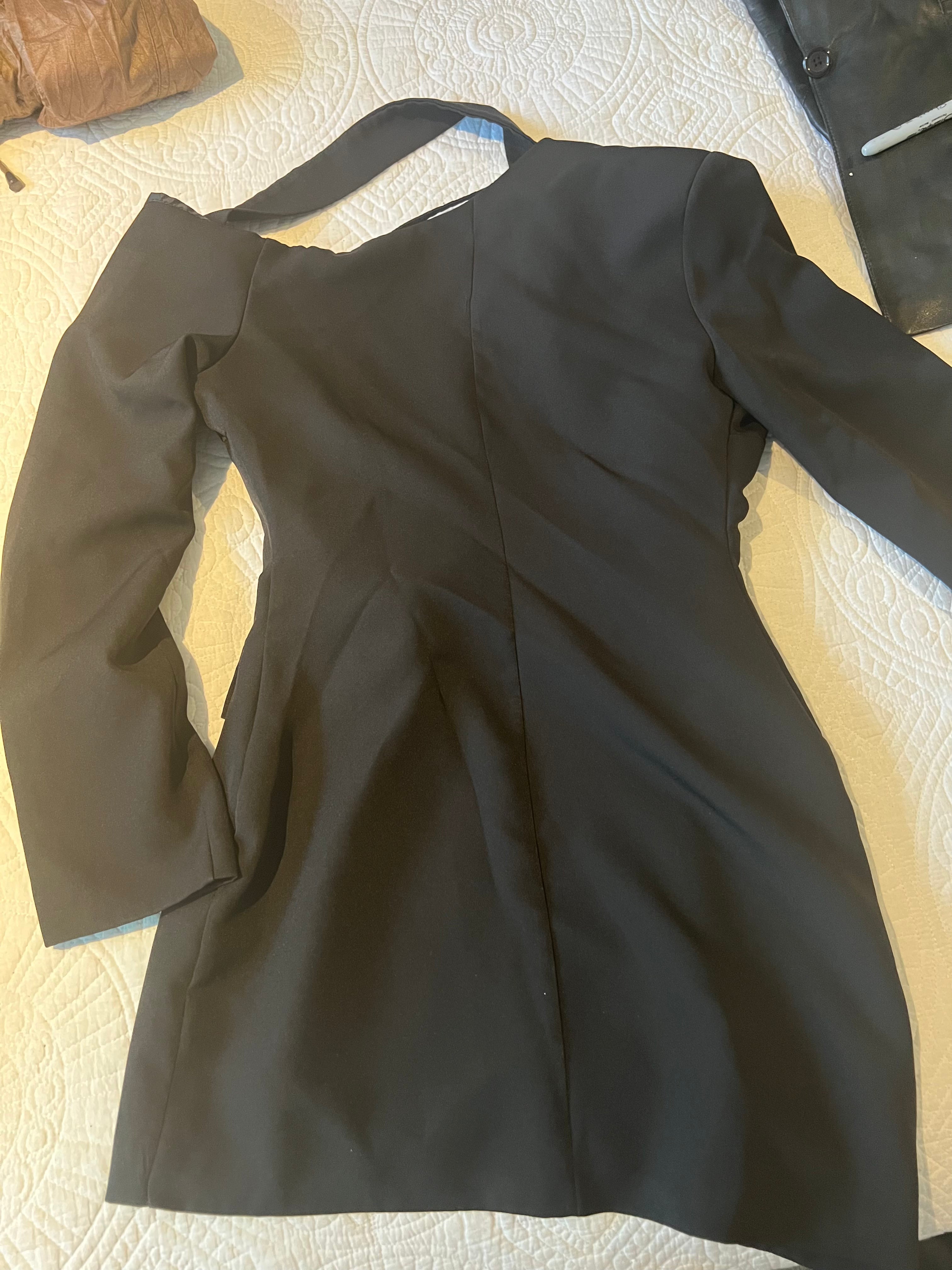 EGO black blazer dress / Cut out shoulder