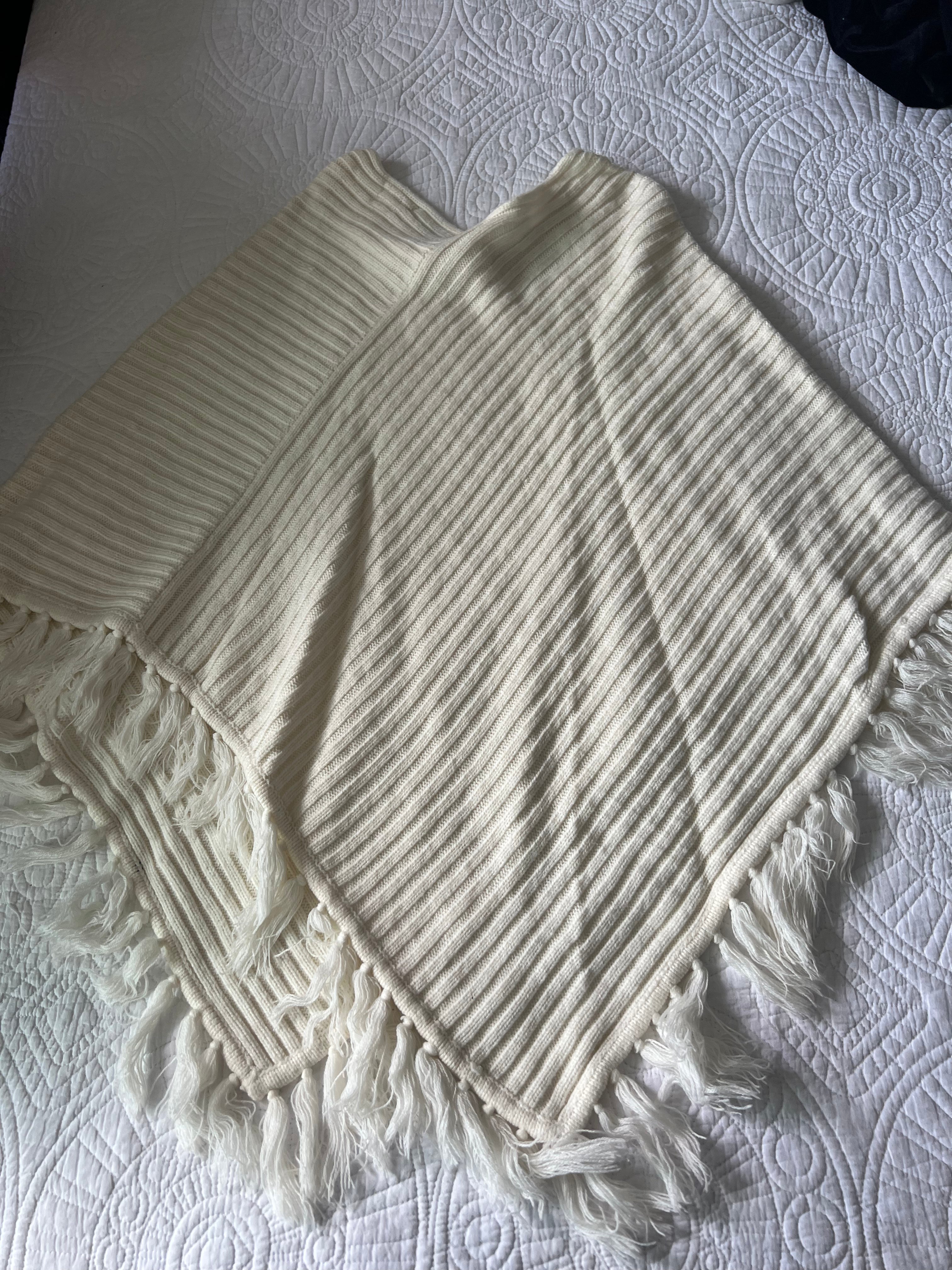 White knitted shawl with fringe