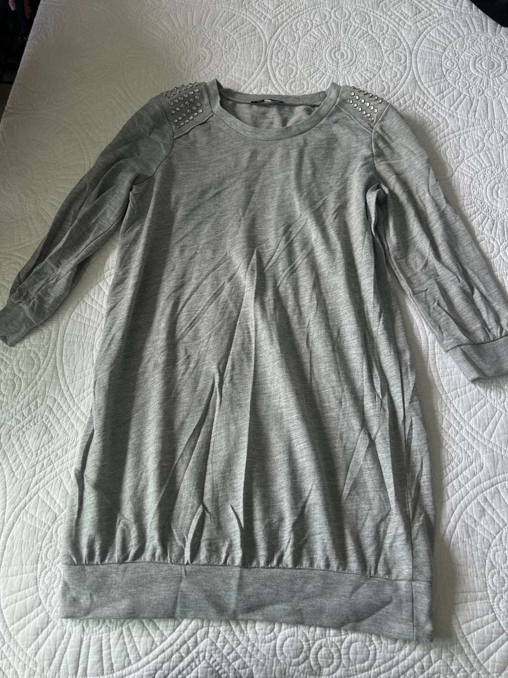 Grey t-shirt dress with jewels on shoulders