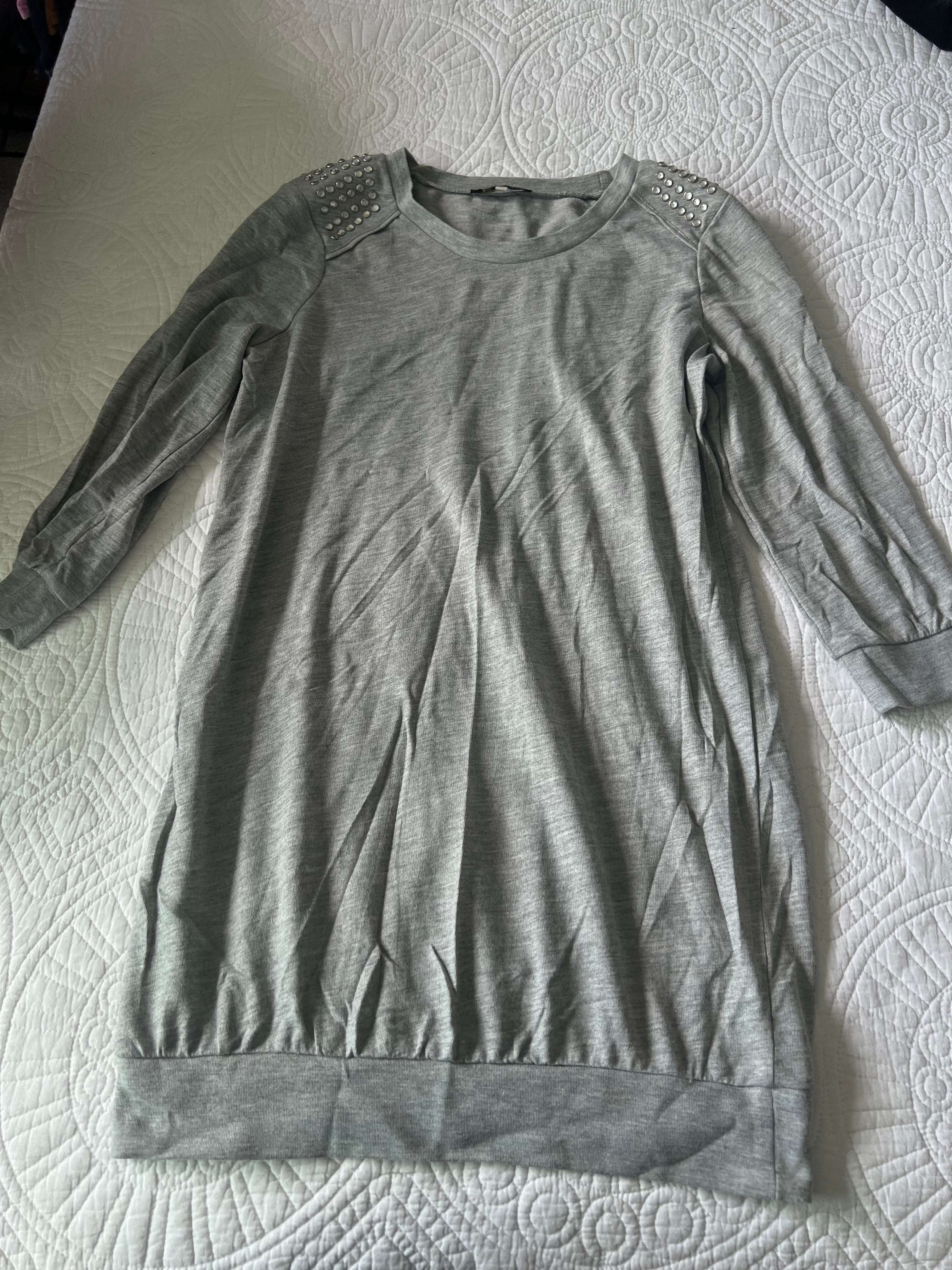 Grey t-shirt dress with jewels on shoulders