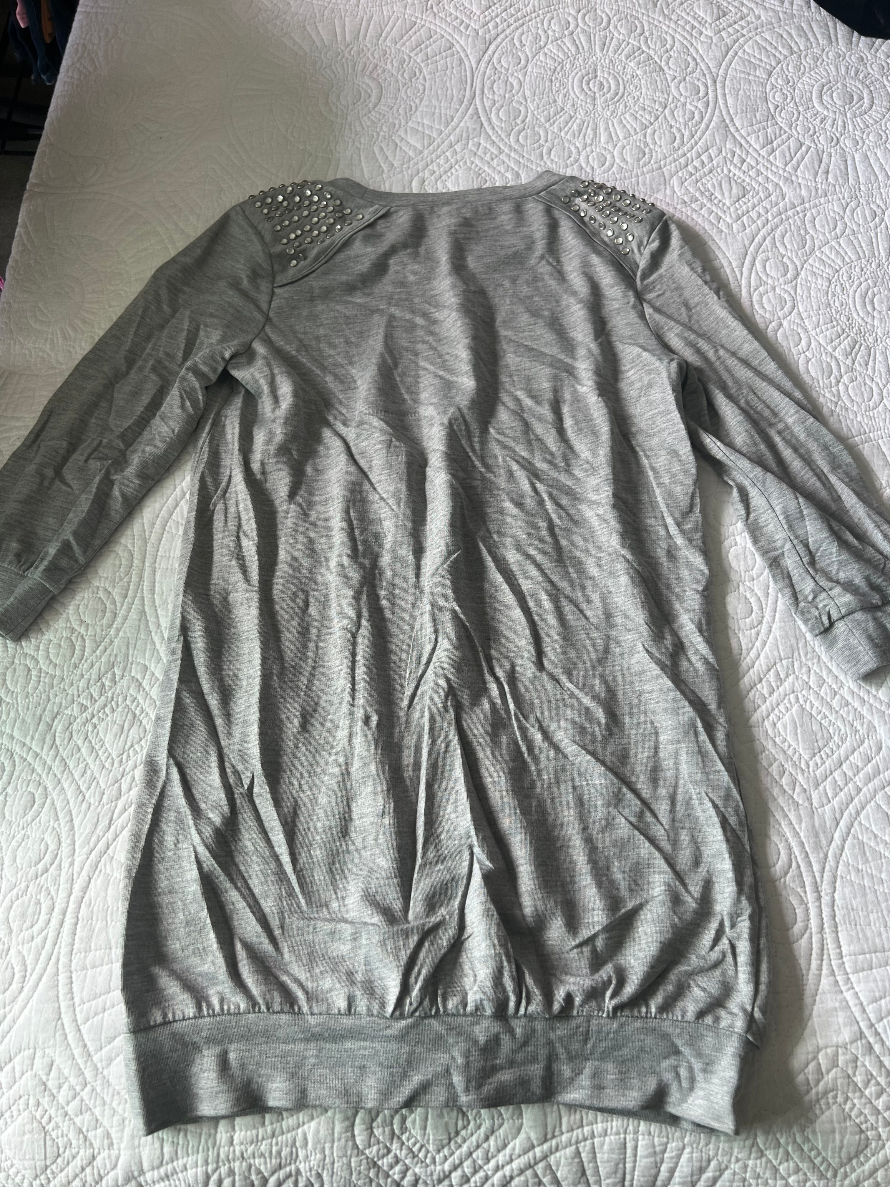 Grey t-shirt dress with jewels on shoulders