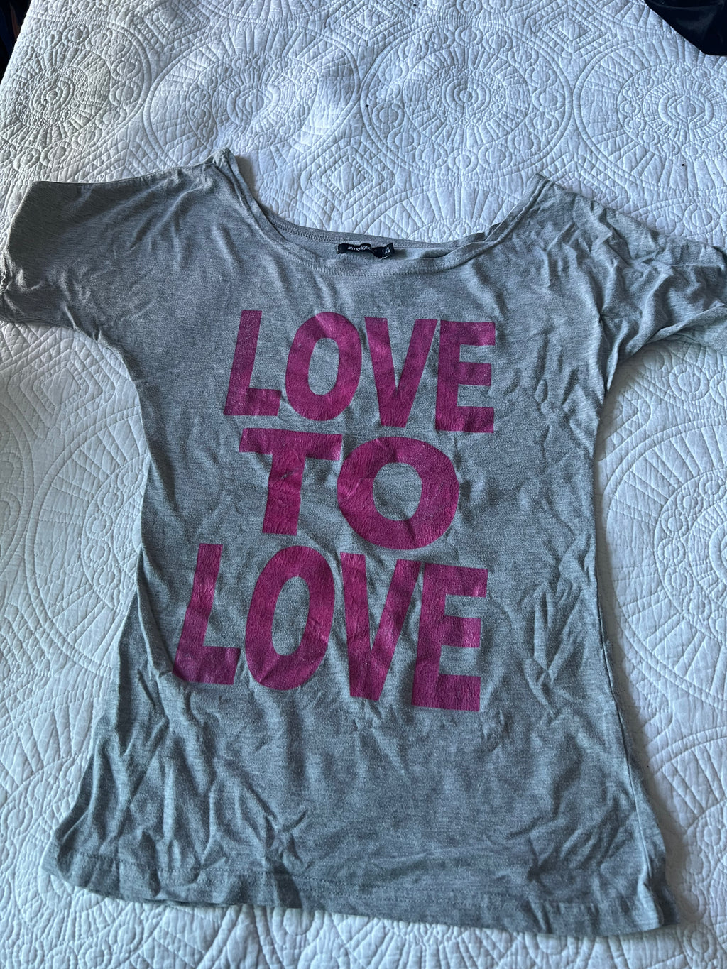 Grey t shirt