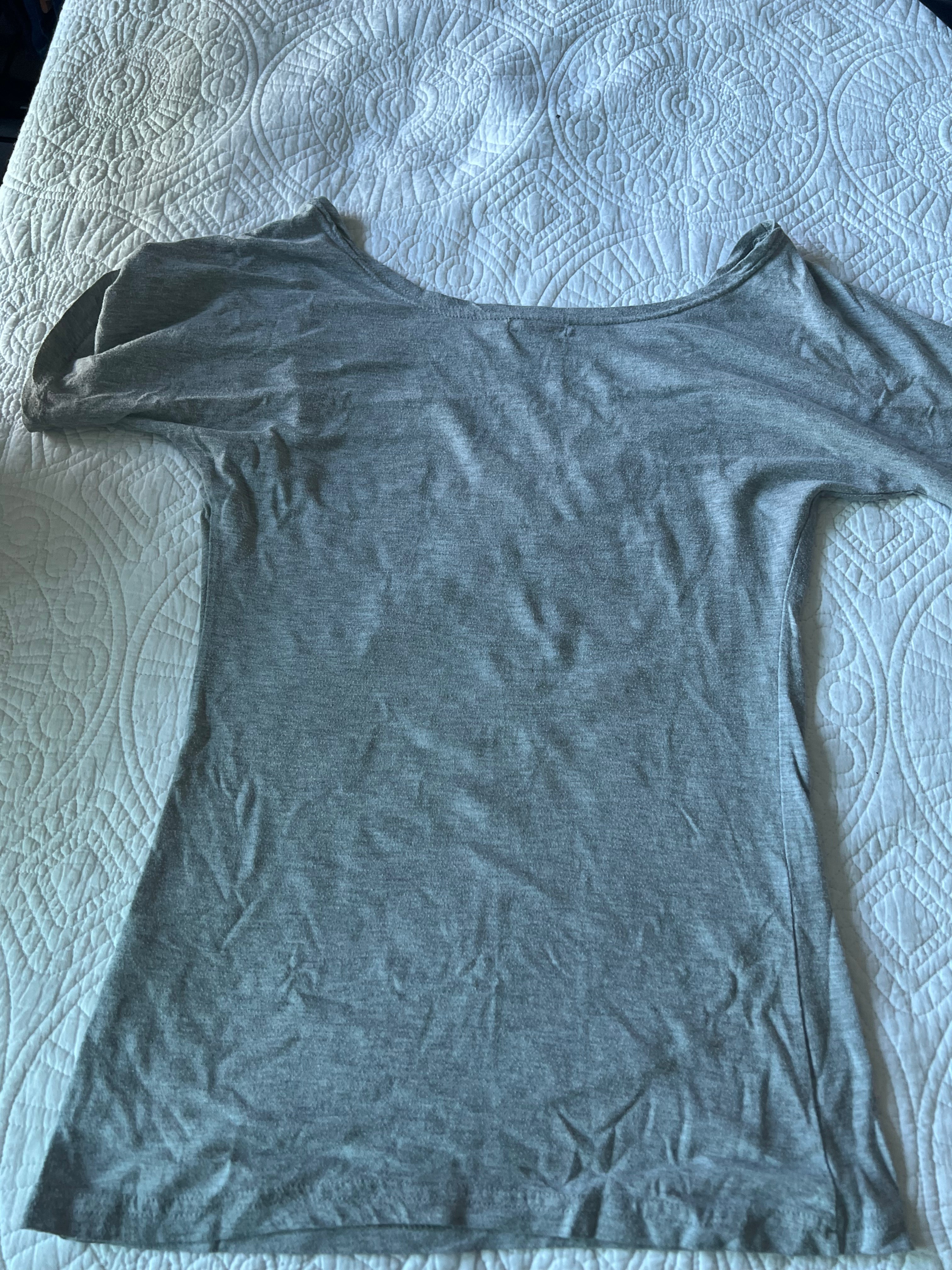 Grey t shirt