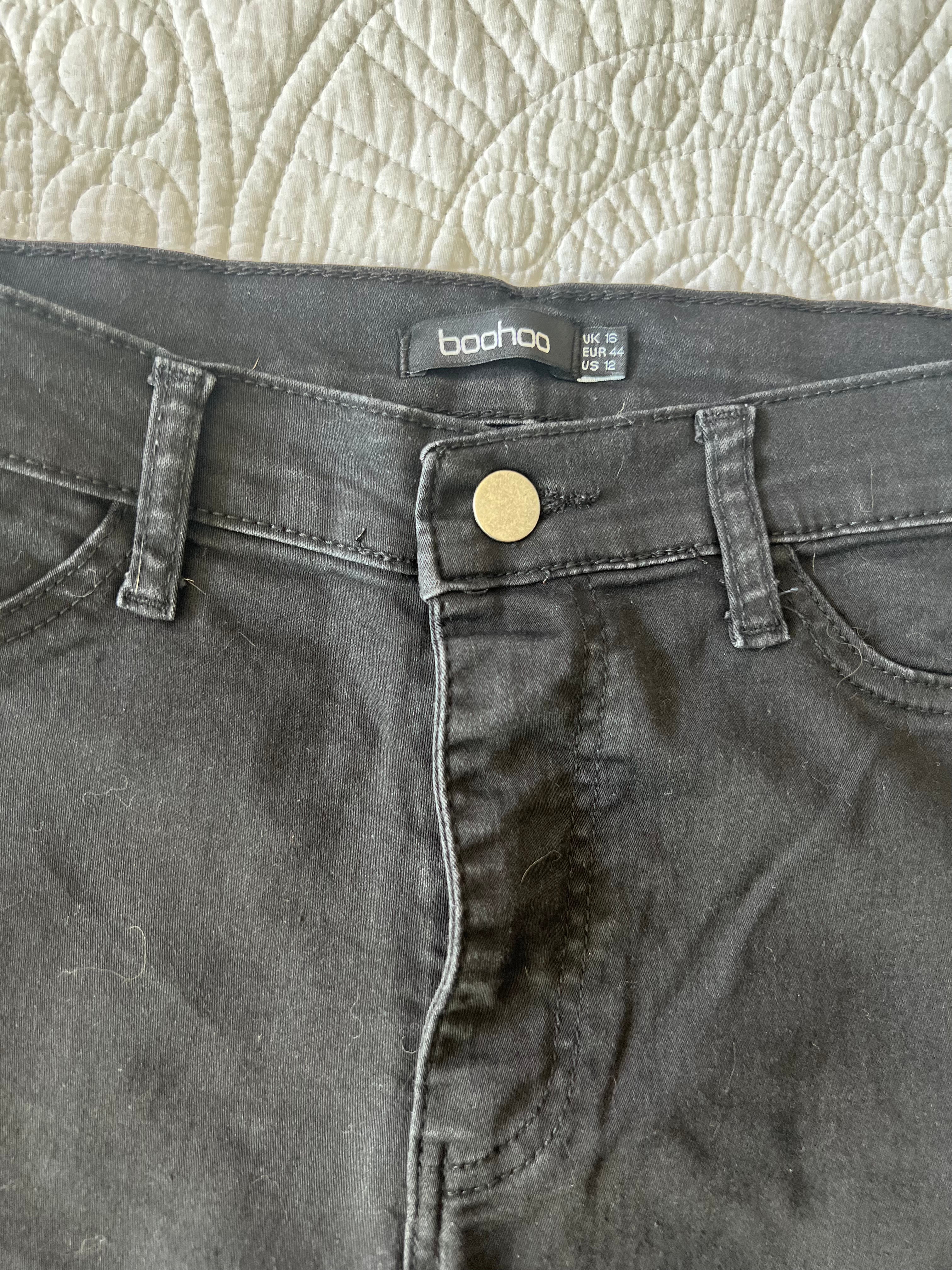 Black skinny jeans