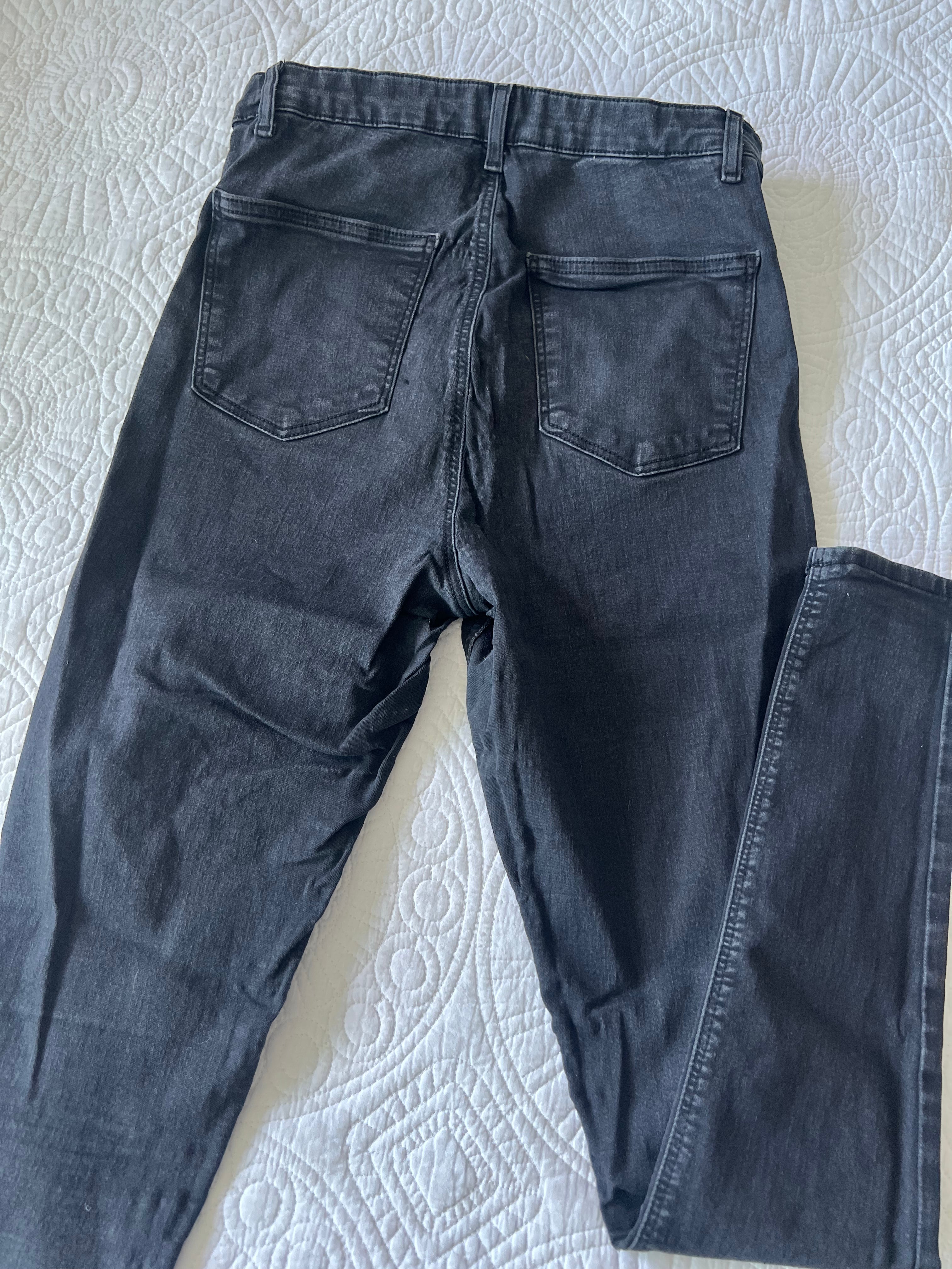 Black skinny jeans