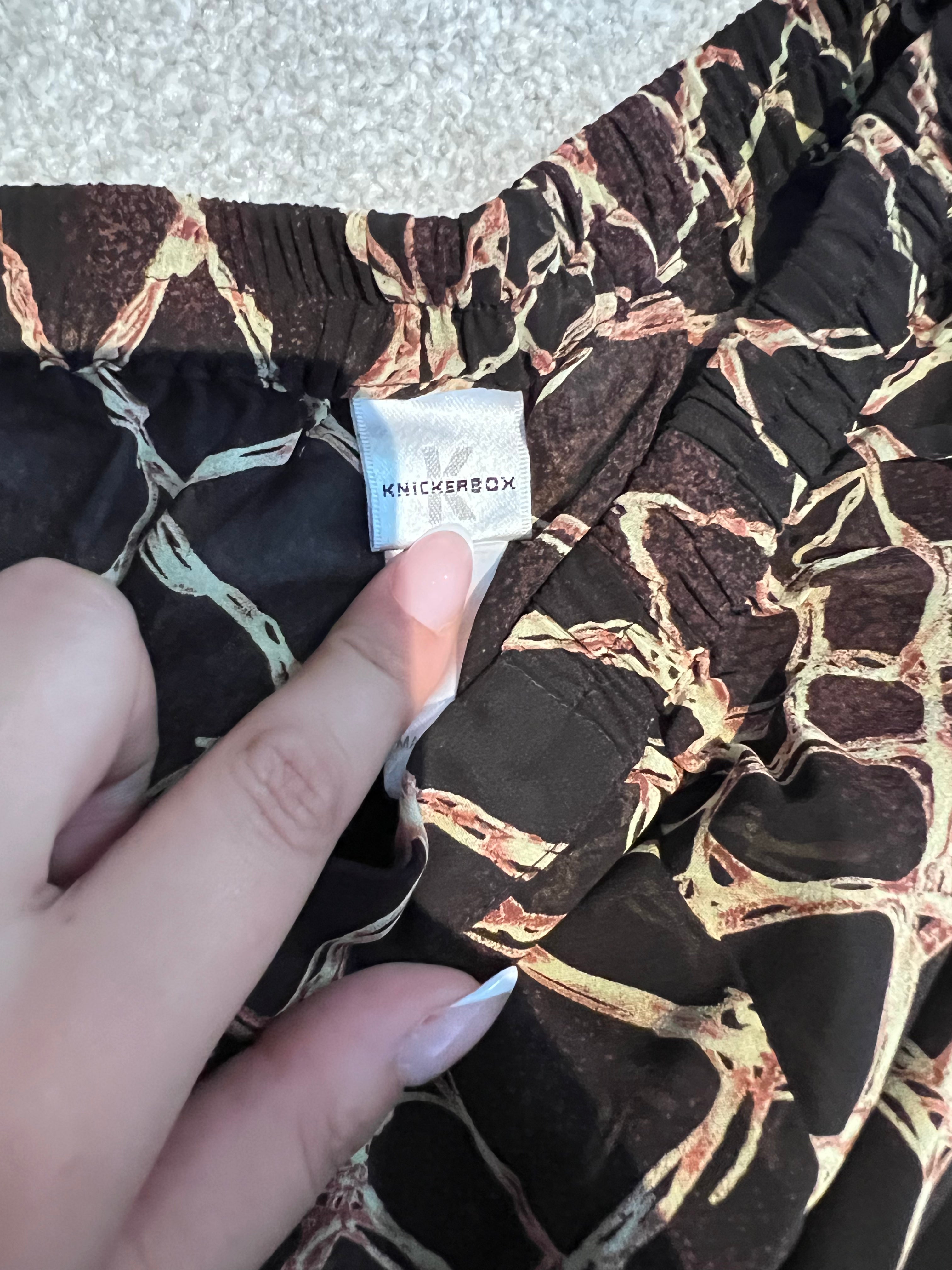 Wide leg trousers with pattern