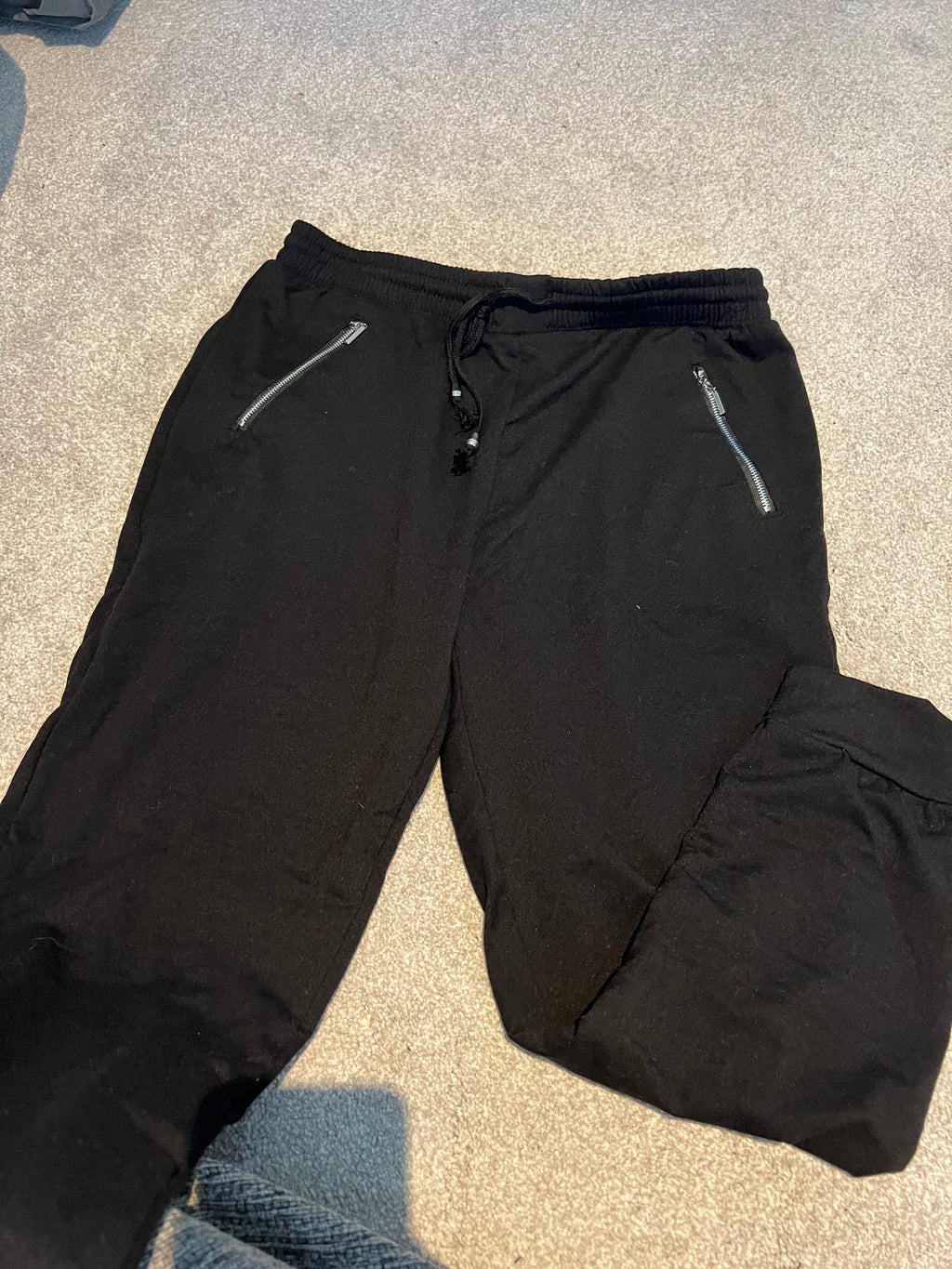 R.SOFIA black joggers