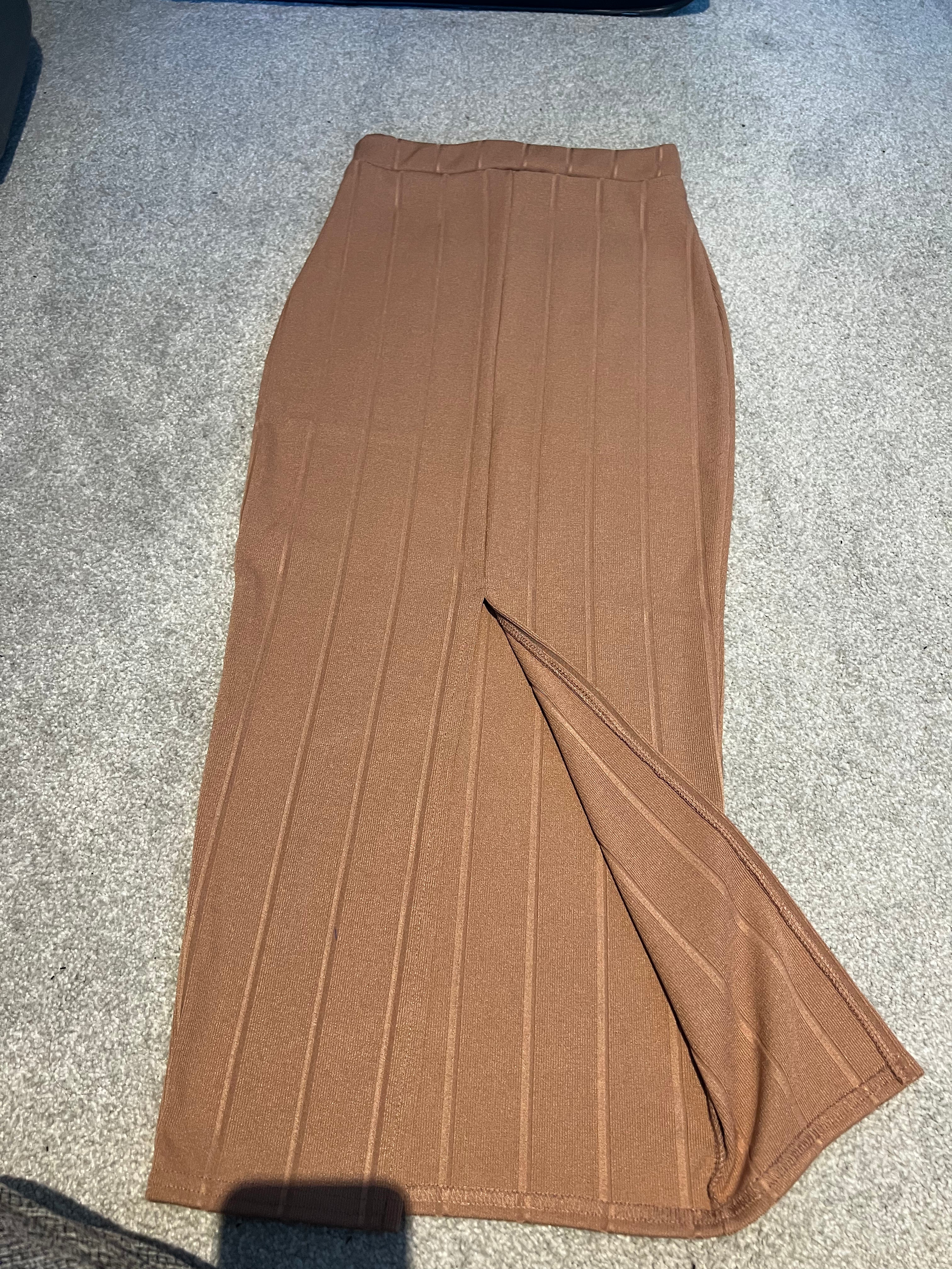Biege ribbed skirt