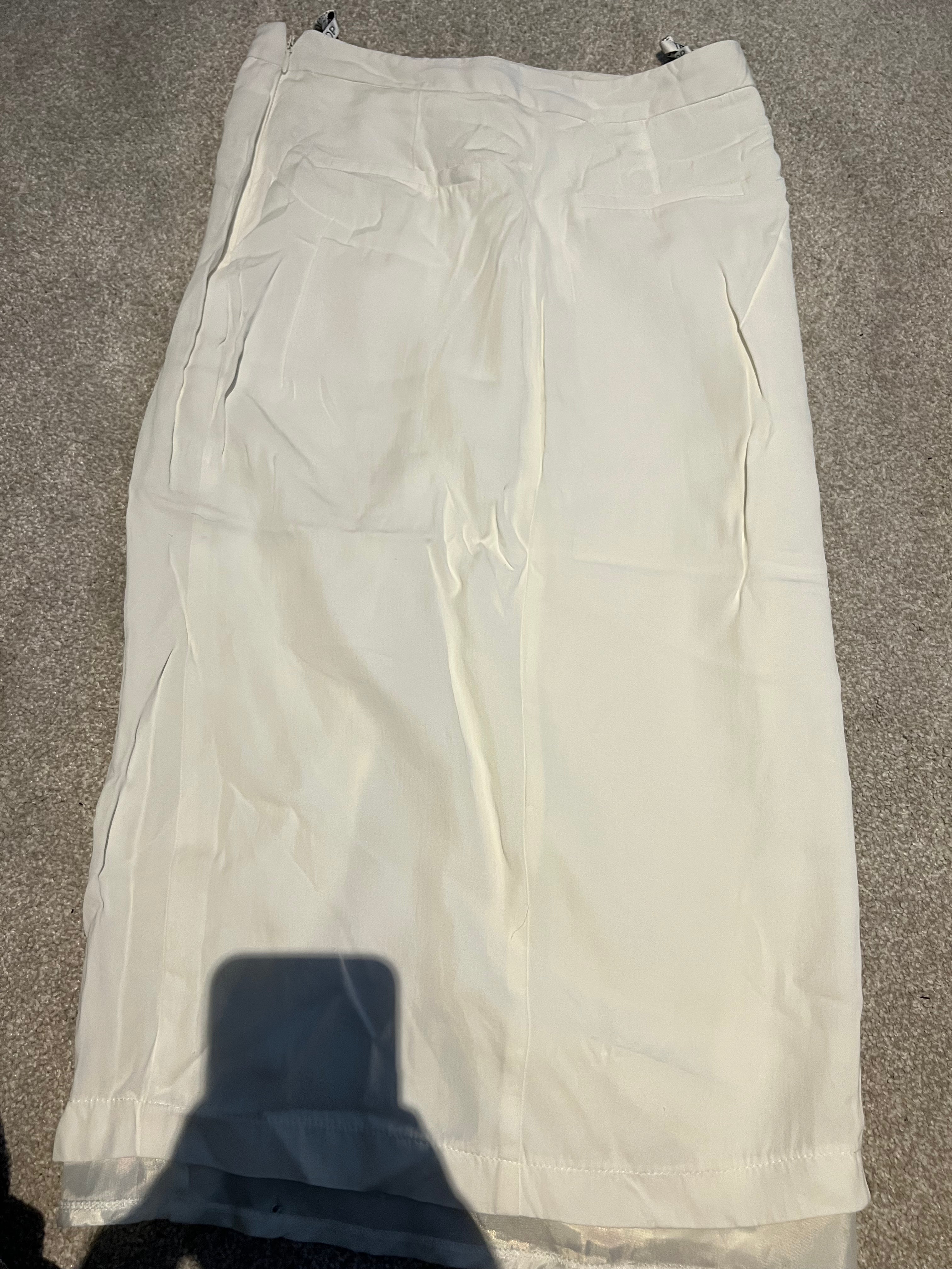White, double lined skirt