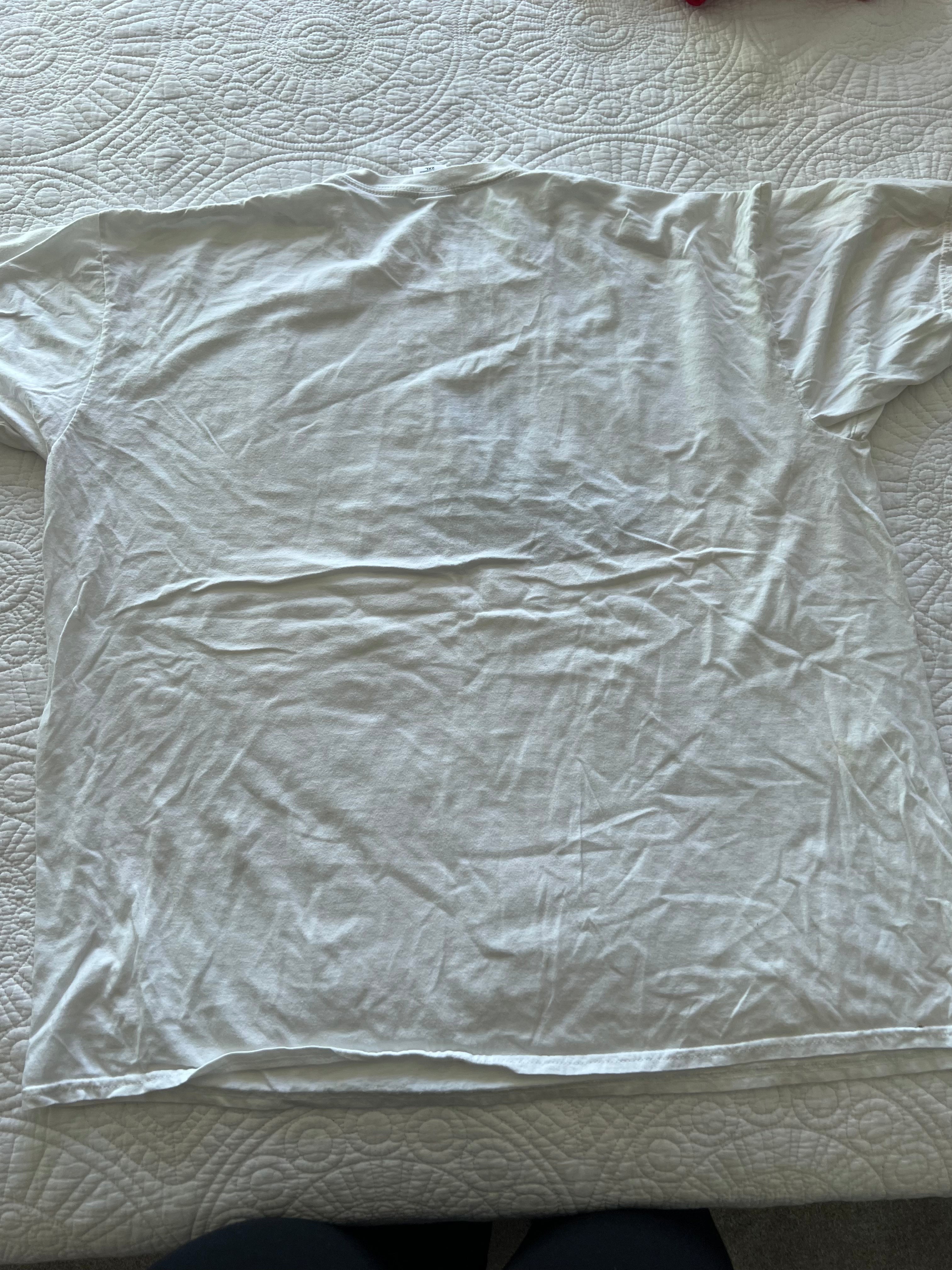 White t-shirt