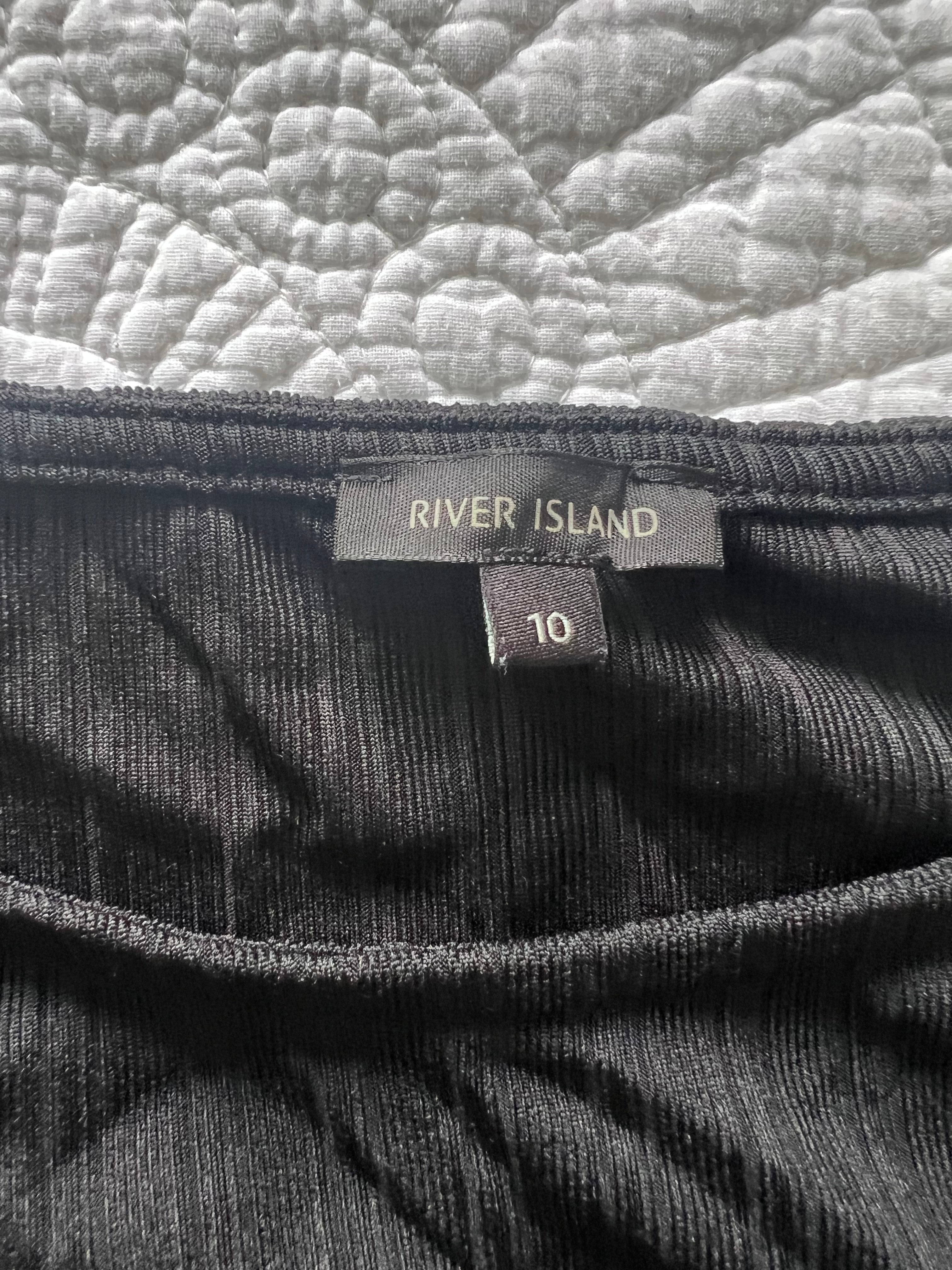 Long sleeve black top