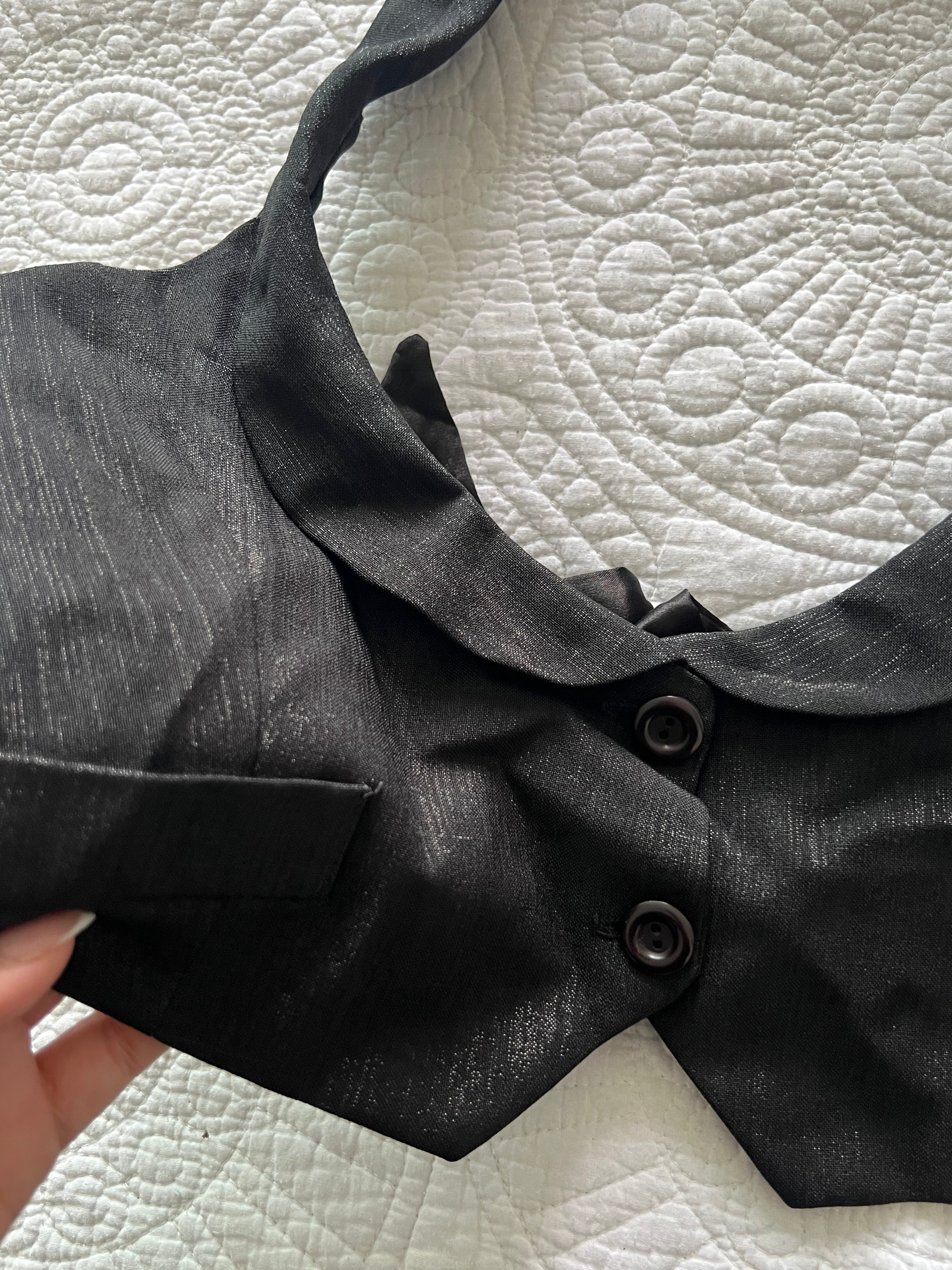 Black cropped, waist coat
